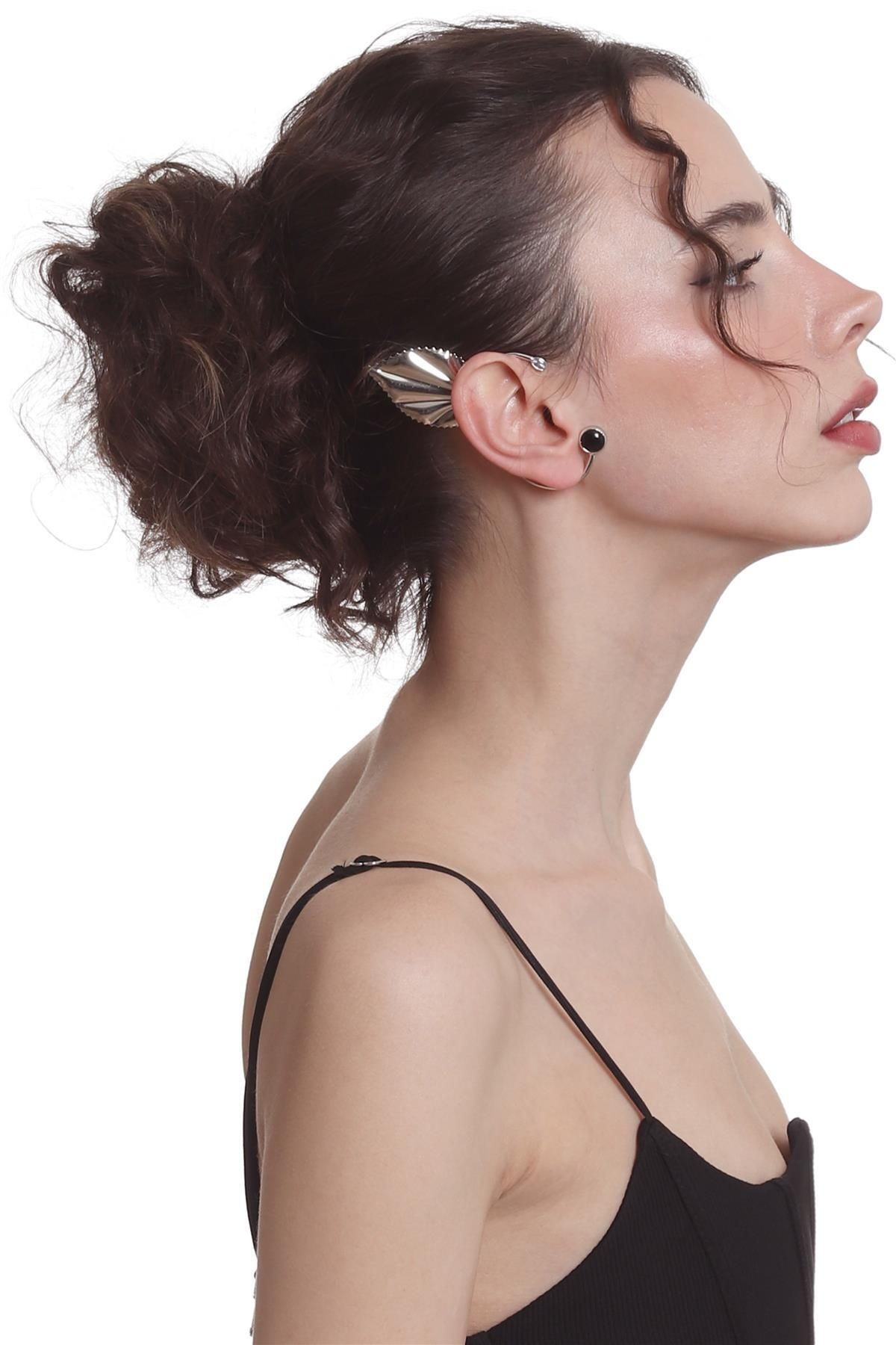 Kadın Gümüş Renk Lak Kaplama Taşlı Yaprak Stilizesi Sağ Kulak Earcuff & Kıkırdak Küpe