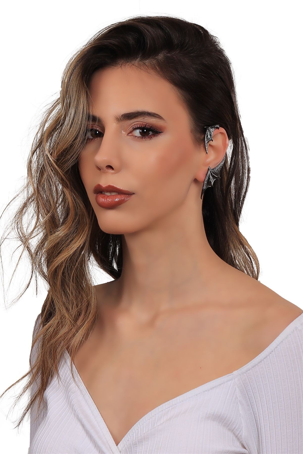 Kadın Antrasit Lak Kaplama Çivili Model Ear Cuff Sağ Kulak Yarasa Küpe