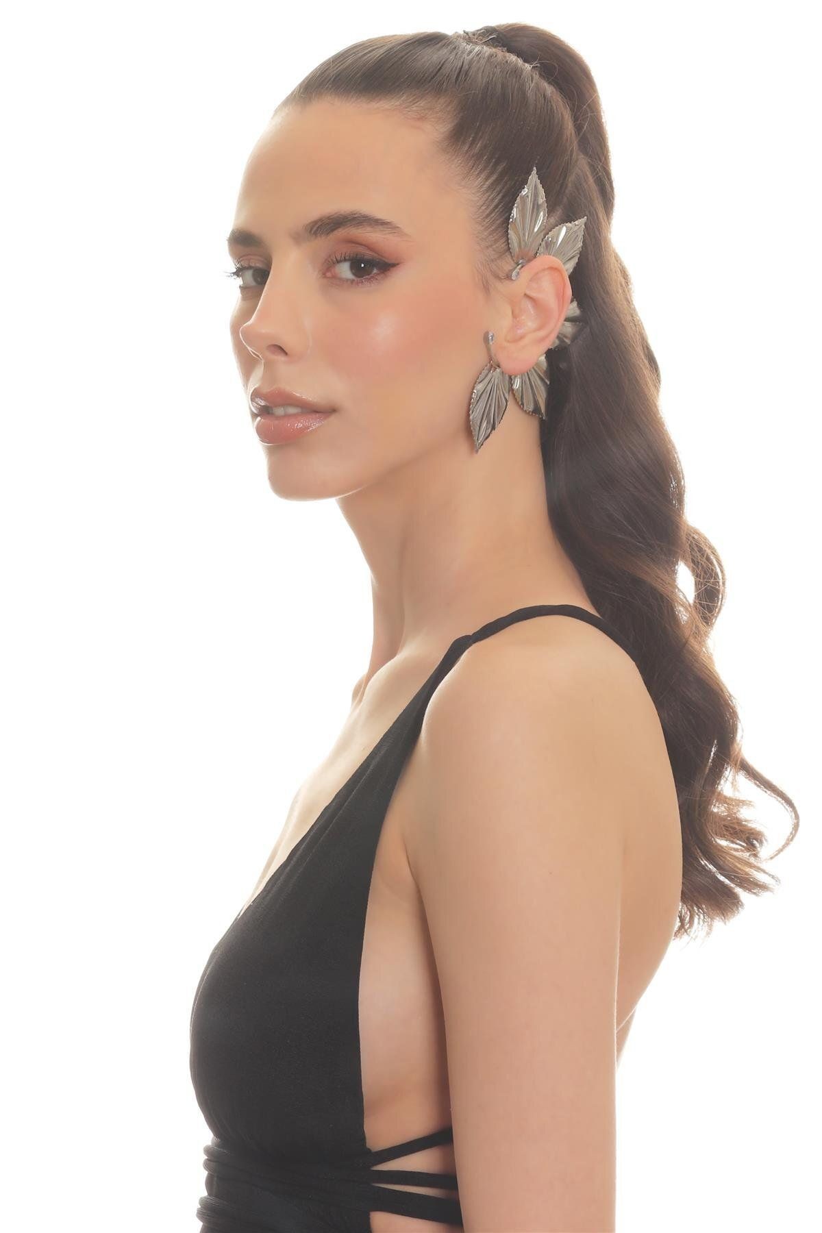 Kadın Gümüş Renk Lak Kaplama Zirkon Taşlı Yaprak Stilizesi Sağ Kulak Earcuff&Kıkırdak Küpe