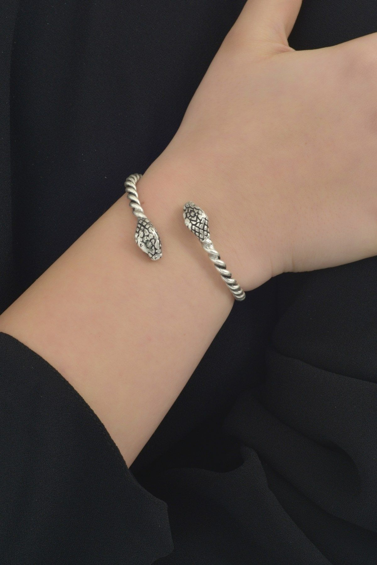 Kadın Antik Gümüş Kaplama Burgulu Yılan Bileklik