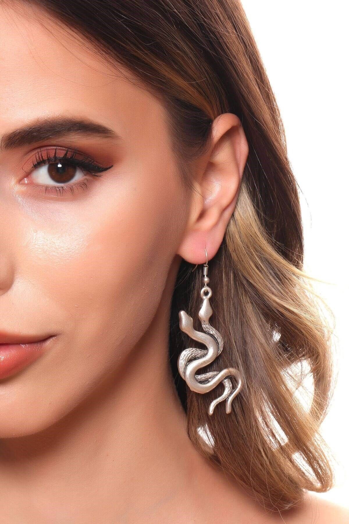 Kadın Antik Gümüş Kaplama Sallantılı Model İkili Yılan Küpe