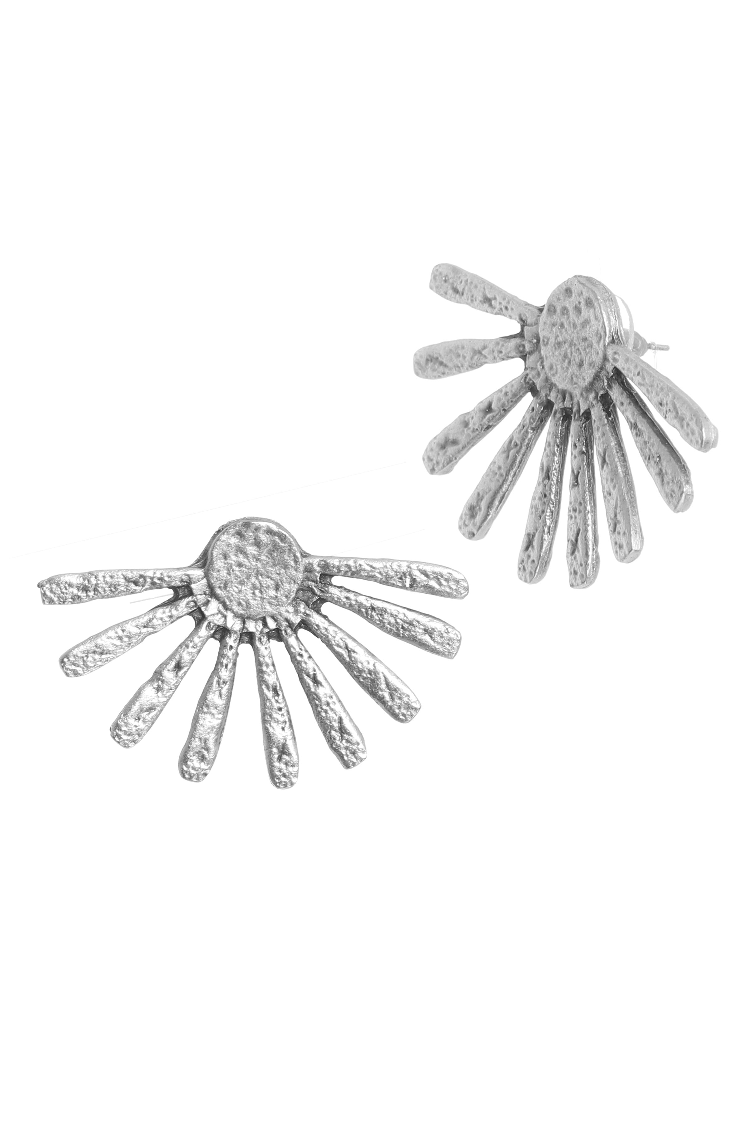 Labalaba Kadın Antik Gümüş Kaplama Çivili Model Güneş Formlu Küpe