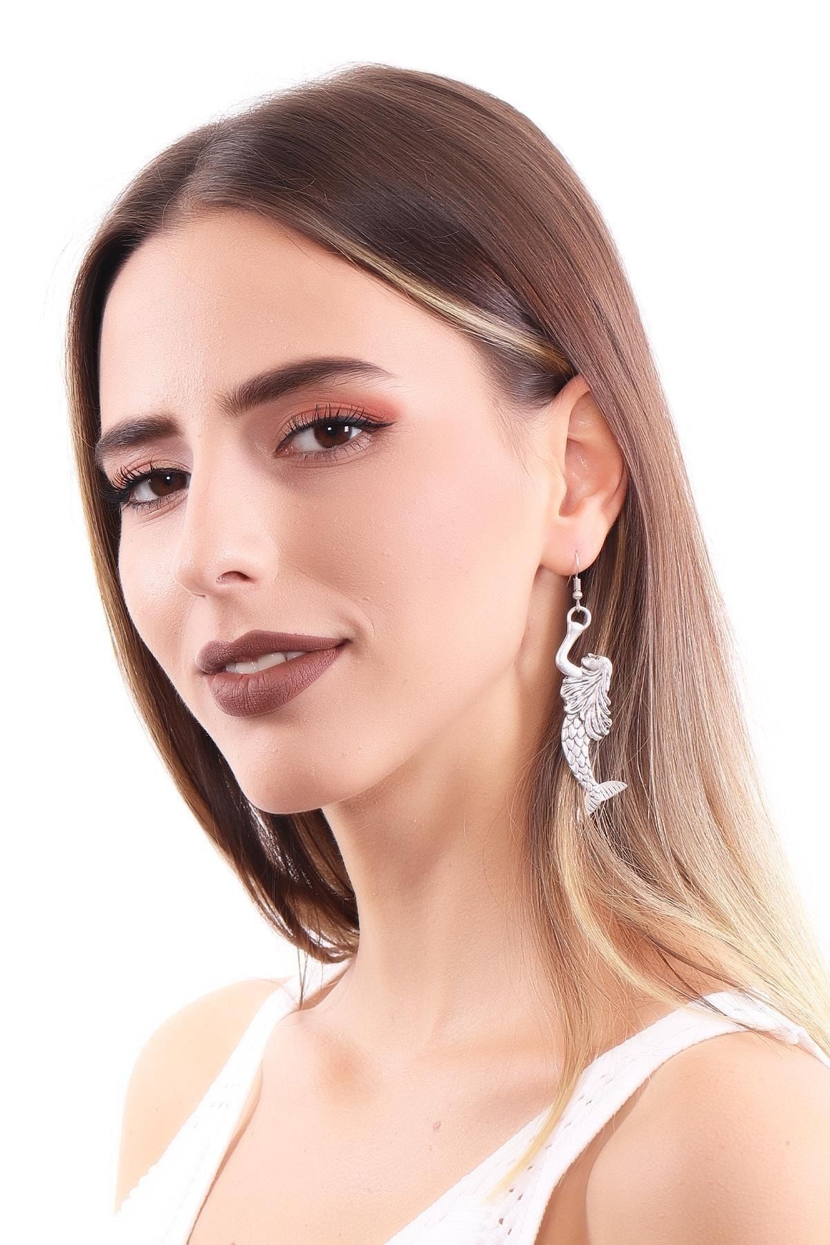 Kadın Antik Gümüş Kaplama Sallantılı Deniz Kızı Küpe