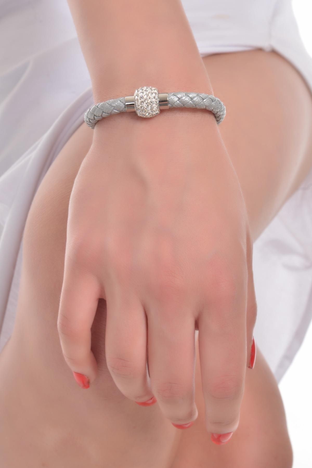 Kadın Antrasit Swarovski Taşlı Çelik Kapama Örgü Dokulu Bileklik