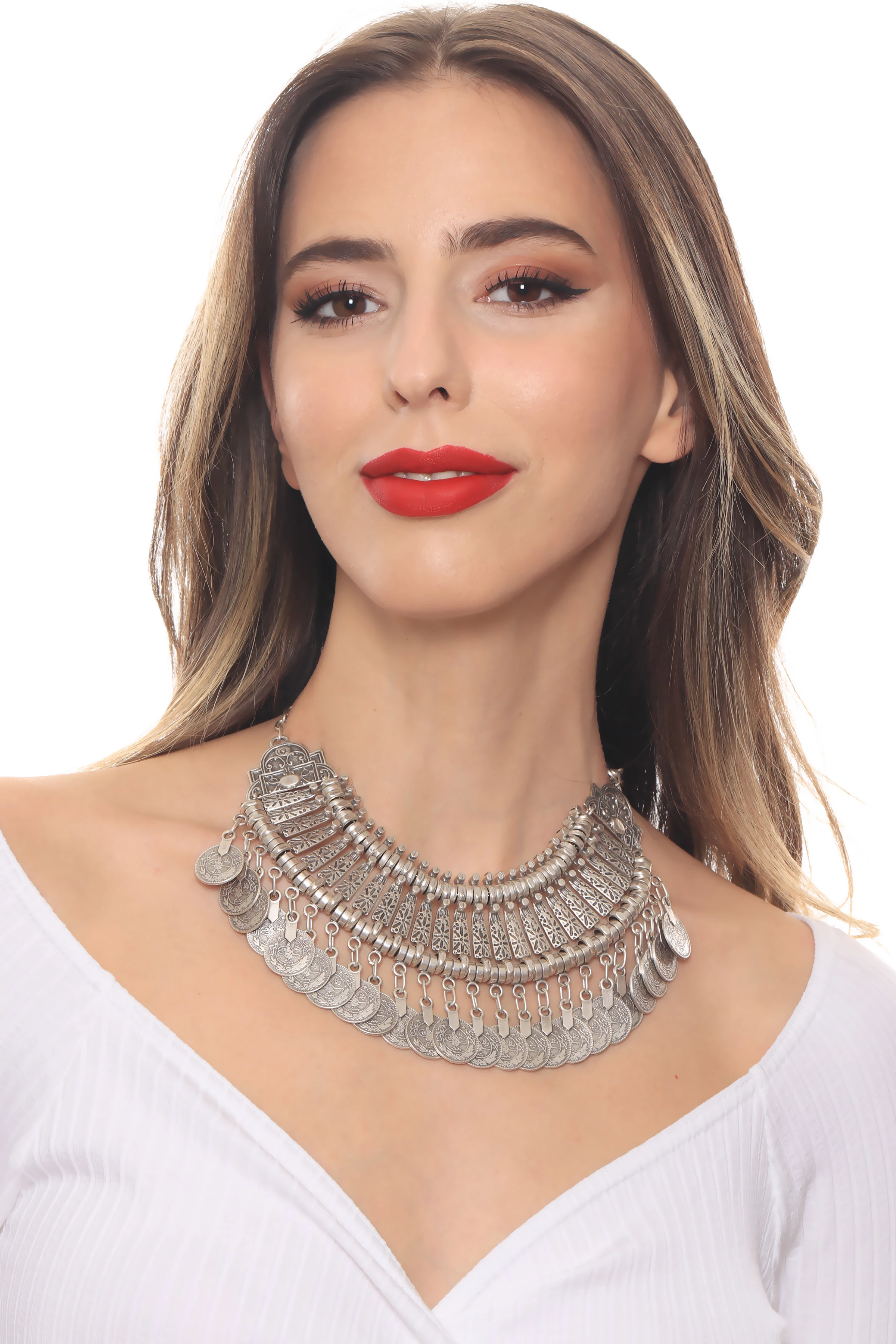 Labalaba Kadın Antik Gümüş Kaplama Tuğra Detaylı Bohem Kolye