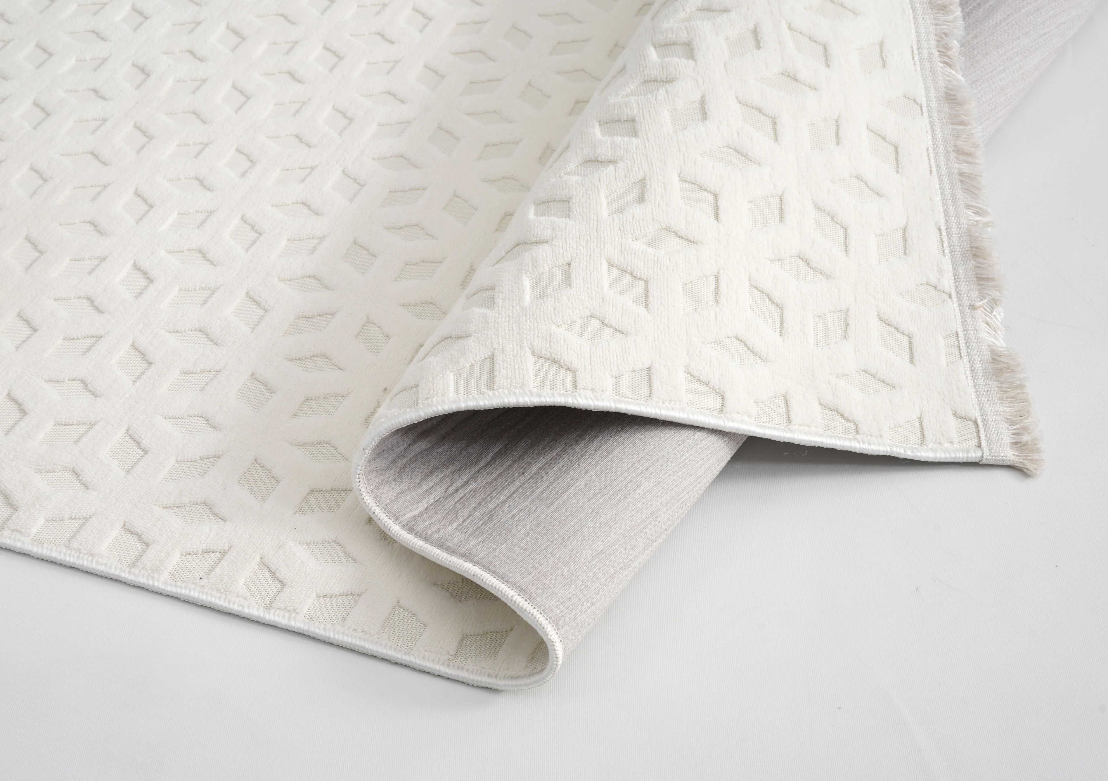 Kübik Beyaz Peluş Halı