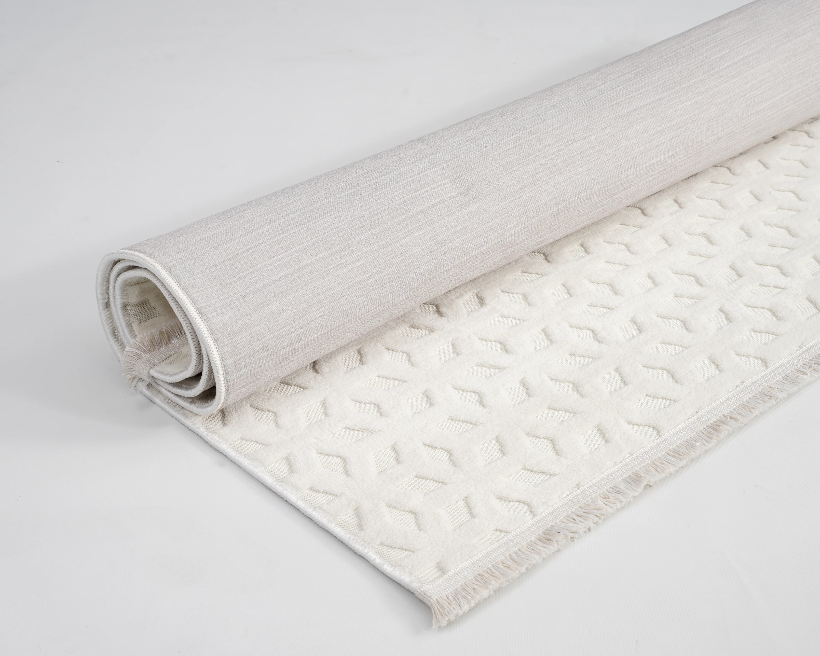 Kübik Beyaz Peluş Halı