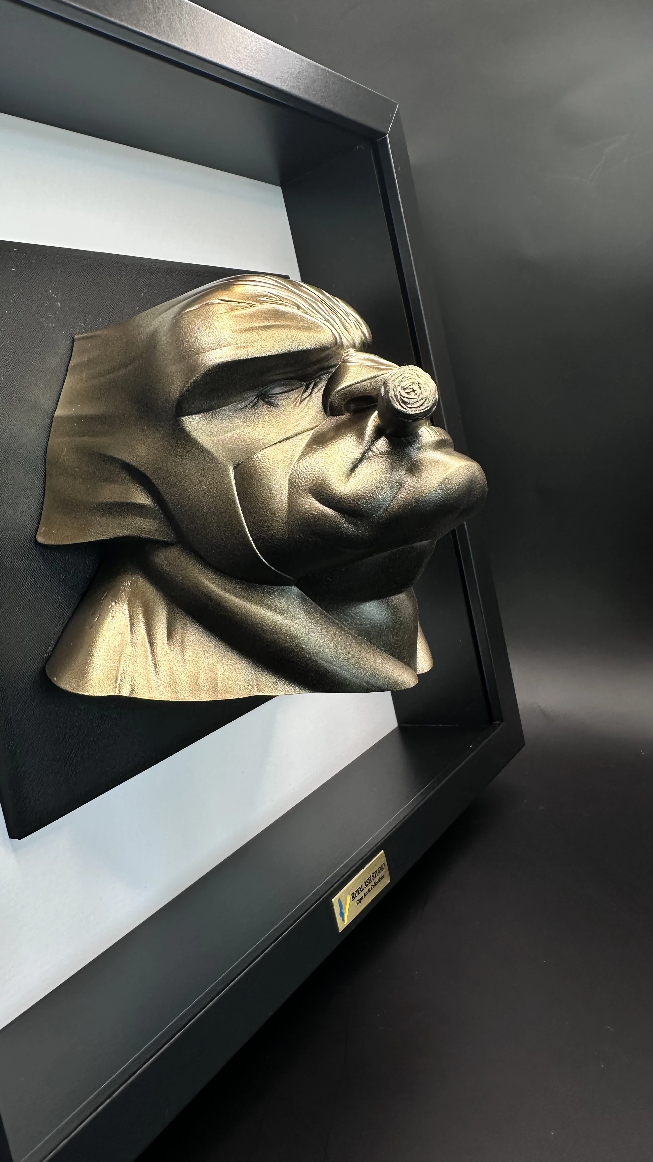 WOLVERINE ENJOYING HIS CIGAR GOLD EDITION