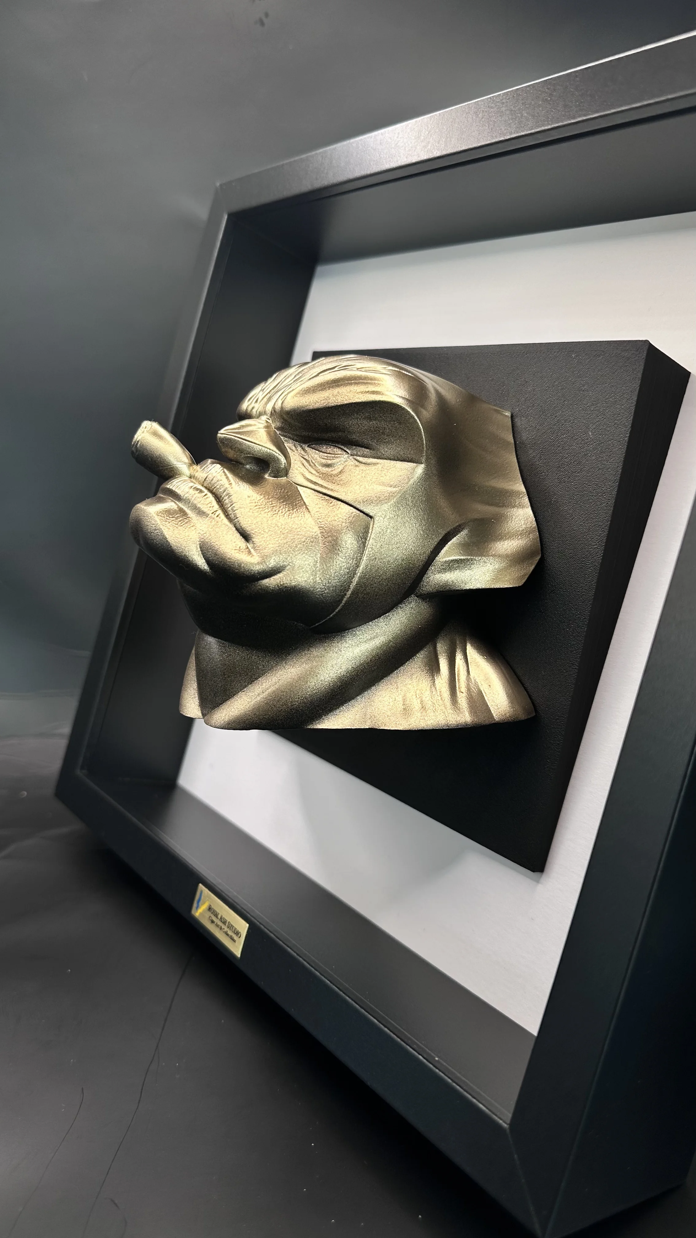 WOLVERINE ENJOYING HIS CIGAR GOLD EDITION