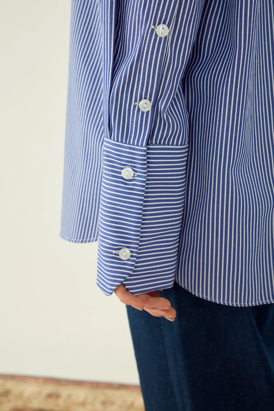 ÇİZGİLİ DÜĞME DETAYLI OVERSIZE POPLİN GÖMLEK MAVİ