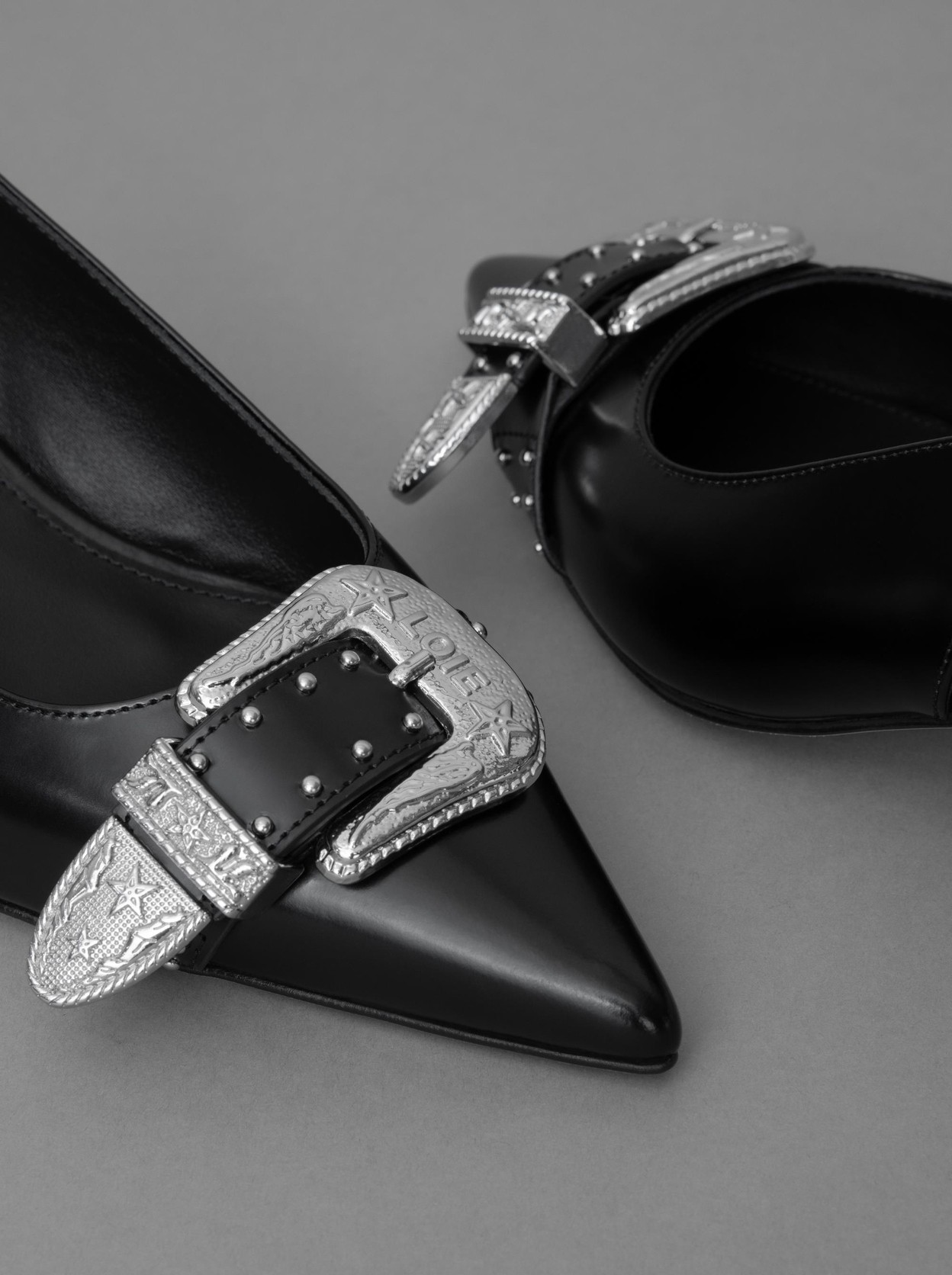 Lisa Siyah Açma Stiletto