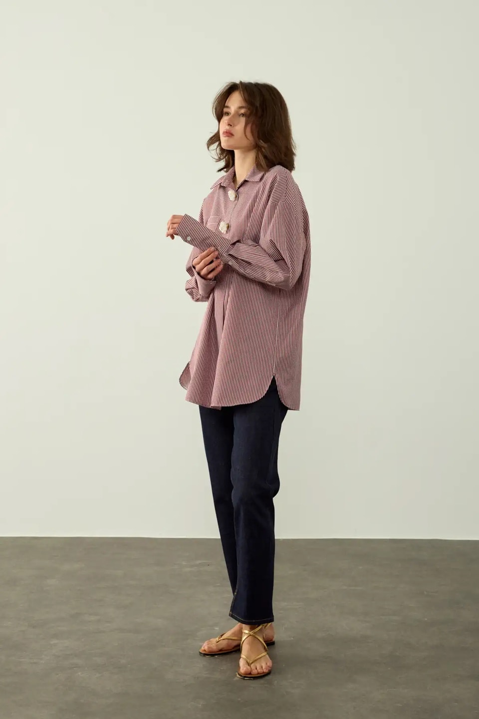 ÇİZGİLİ DÜĞME DETAYLI OVERSIZE POPLİN GÖMLEK MÜRDÜM