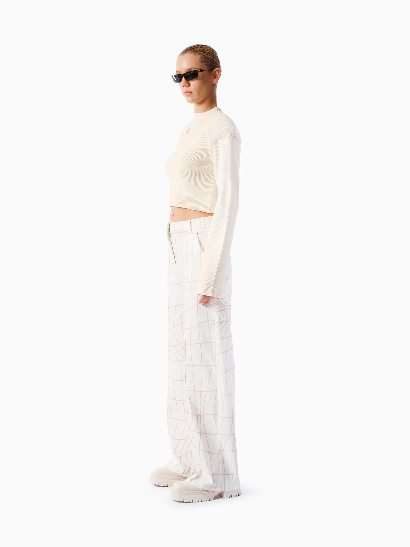 KNTLGY FutureKnit Bej Crop Kazak