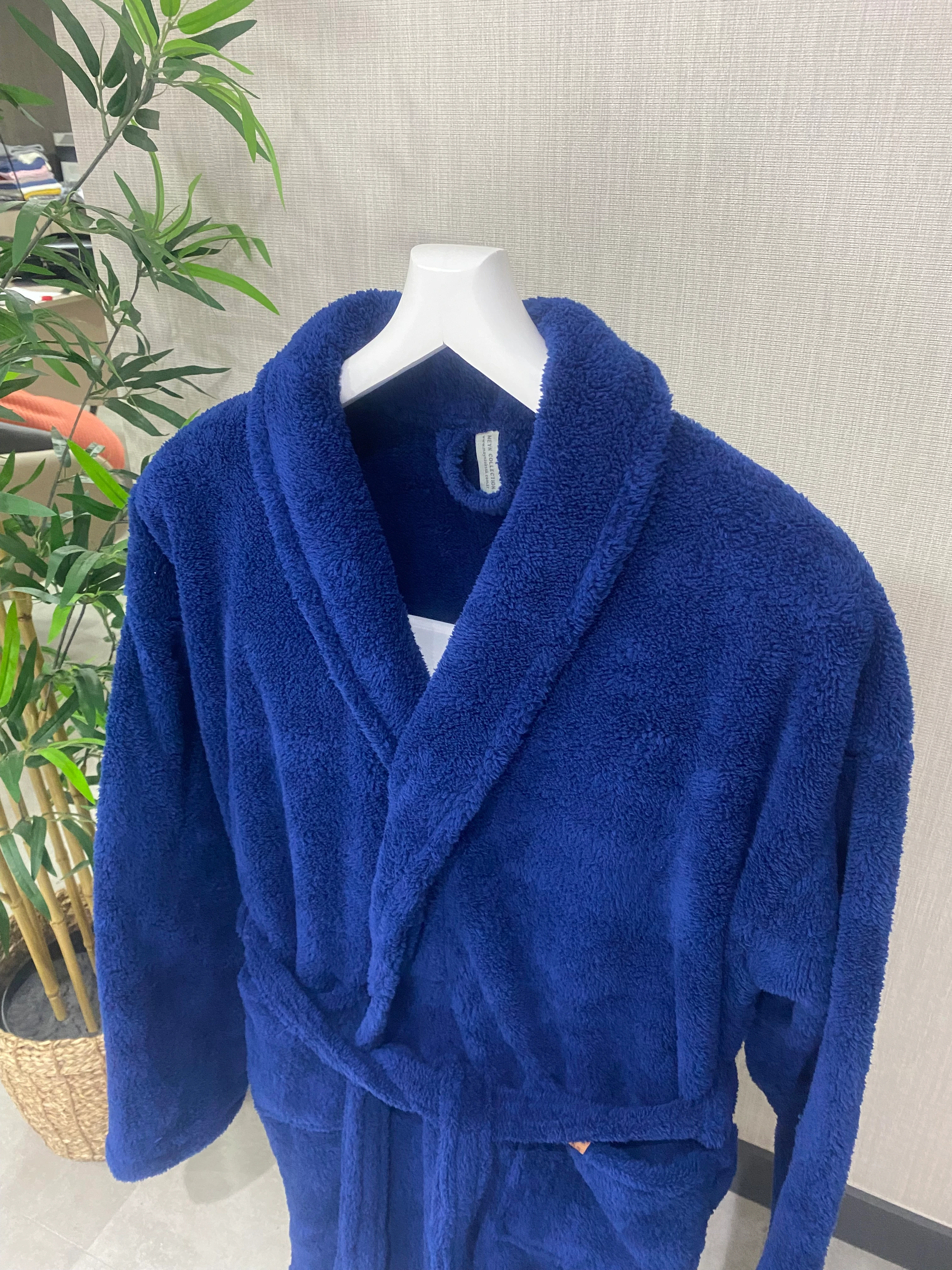 Yılbaşı Özel TV Battaniyesi ve Sabahlık (L)  Set El Havlusu Hediyeli