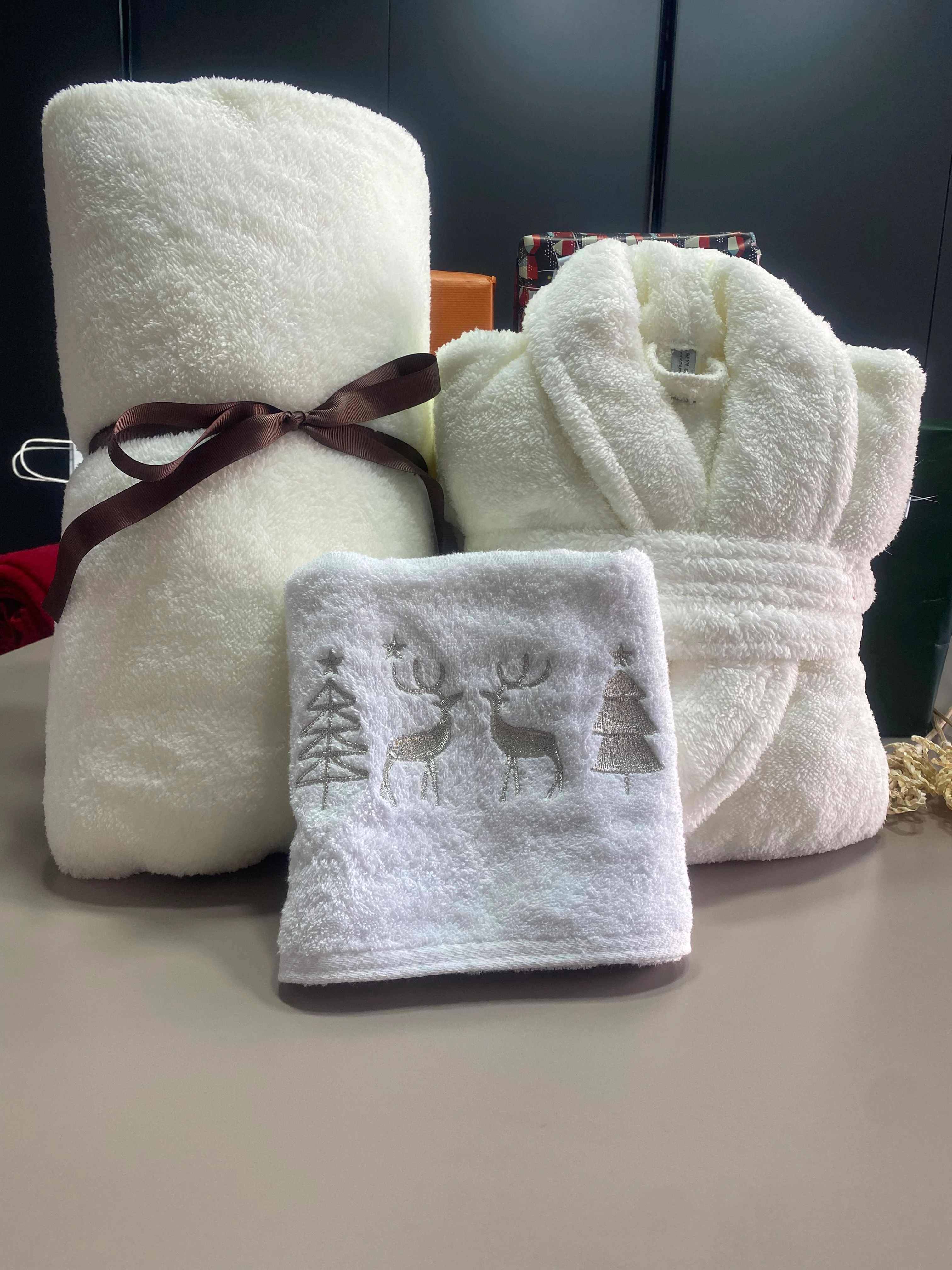 Ecru thumbnail image