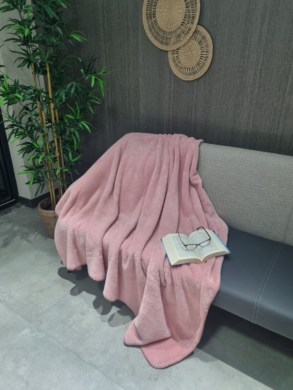 Yılbaşı Özel TV Battaniyesi ve Sabahlık (M)  Set El Havlusu Hediyeli