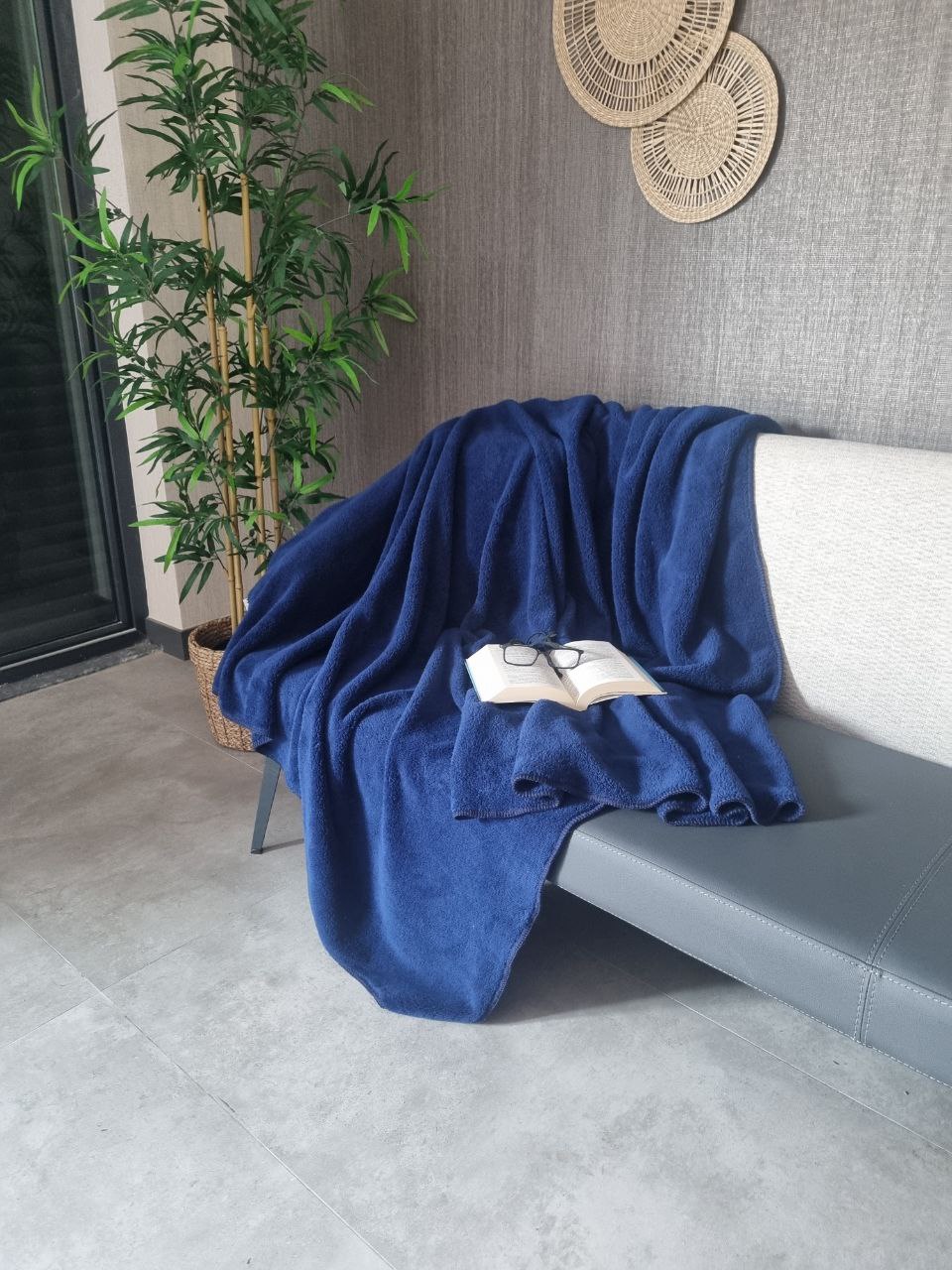 Yılbaşı Özel TV Battaniyesi ve Sabahlık (L)  Set El Havlusu Hediyeli