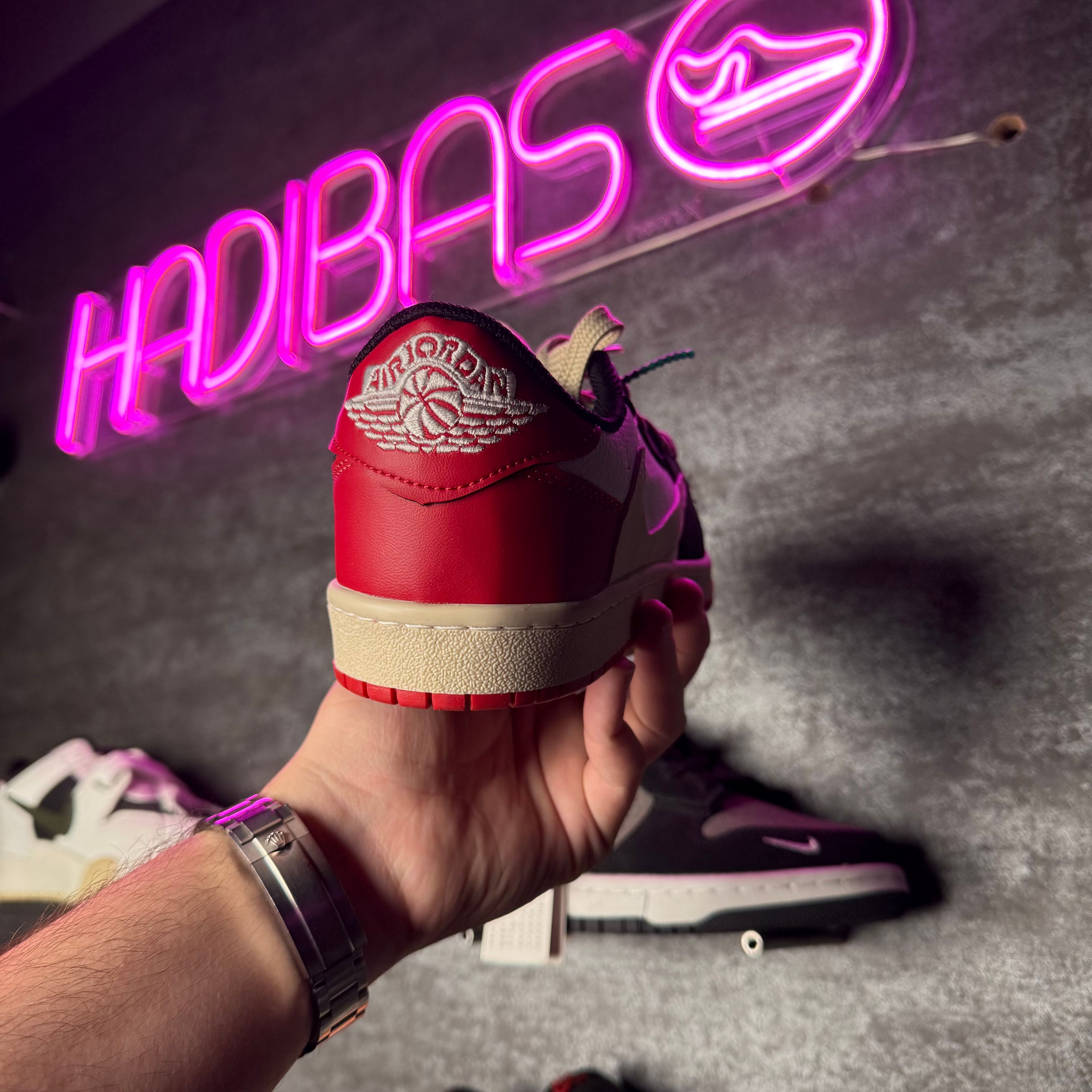 Nike Travis Scott X Air Jordan Retro Low Red Sole