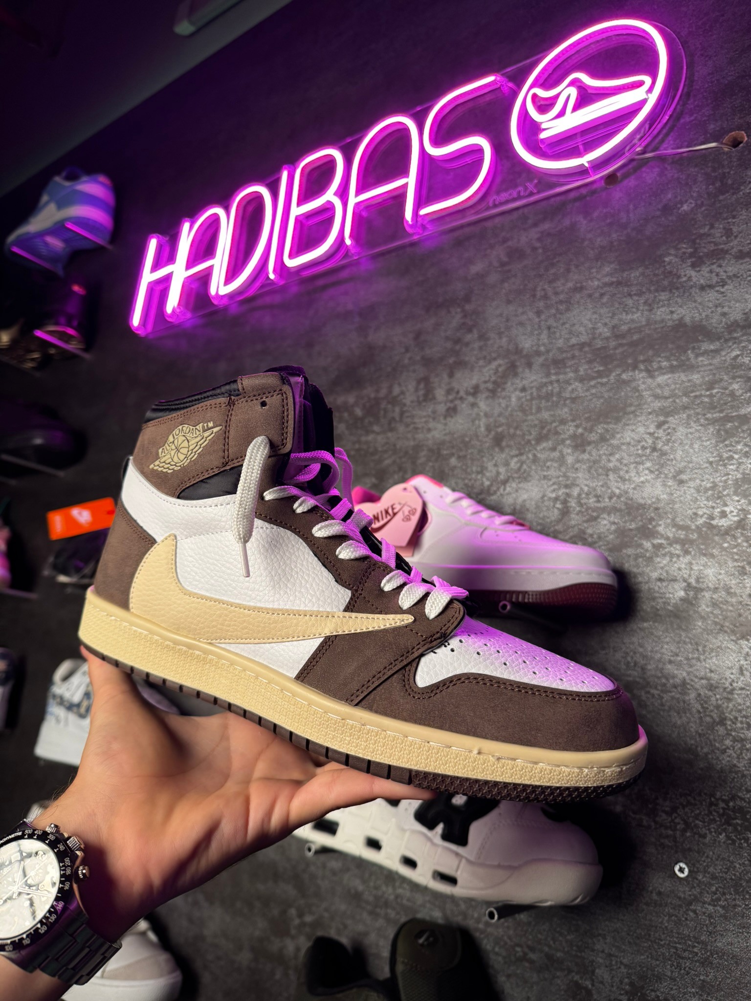 Nike Travis Scott Air Jordan Retro 1 High Mocha