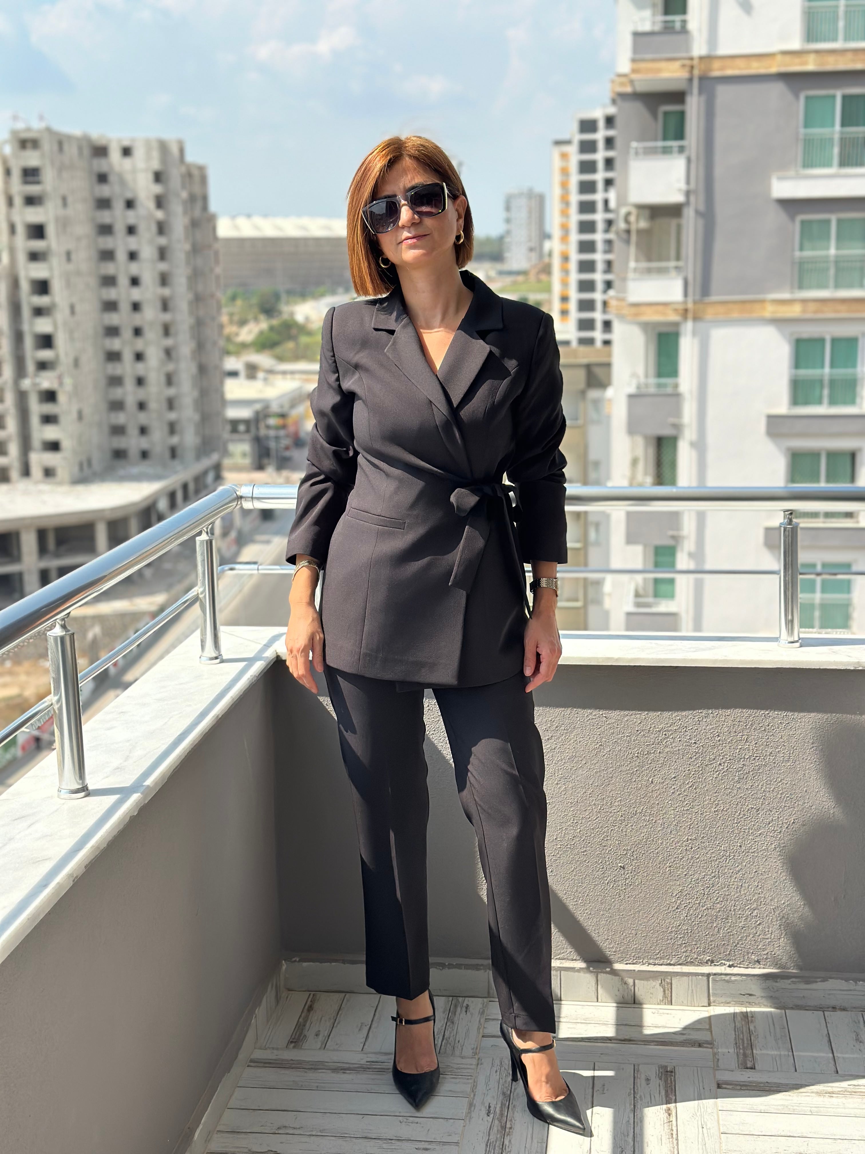 BELİ KUŞAKLI CEKET TAKIM - siyah