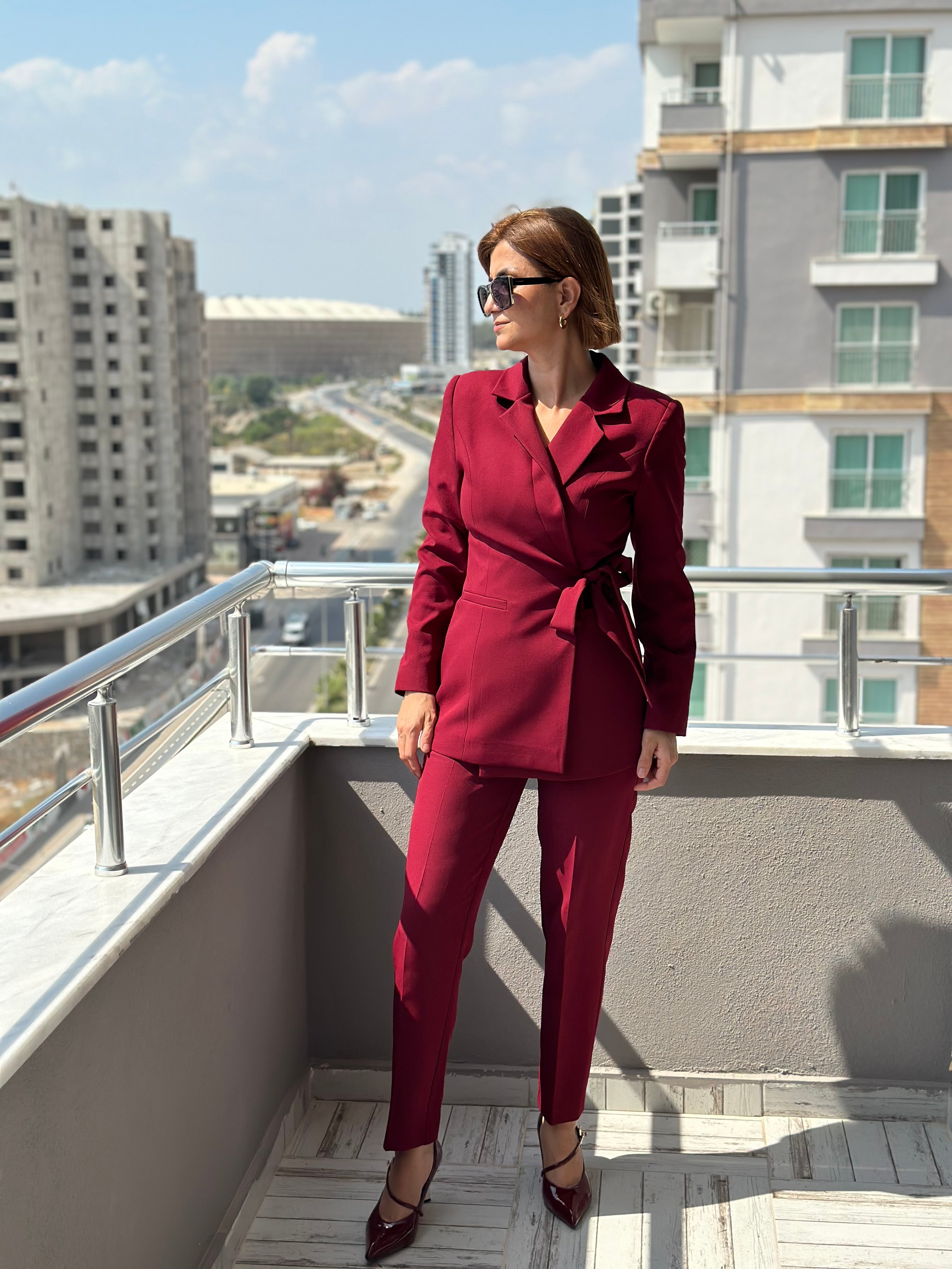 BELİ KUŞAKLI CEKET TAKIM - bordo