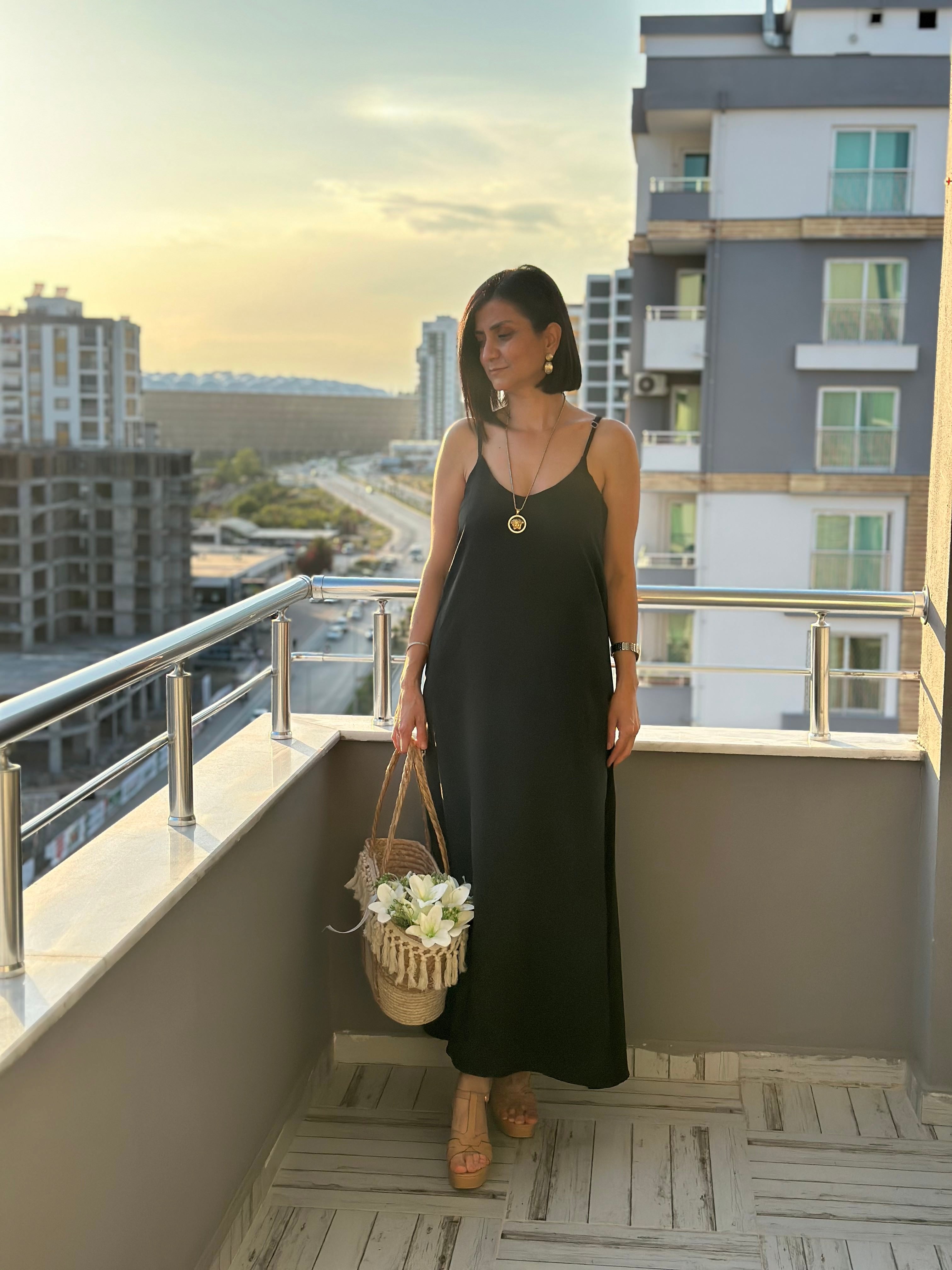 ASKILI UZUN ELBİSE - siyah