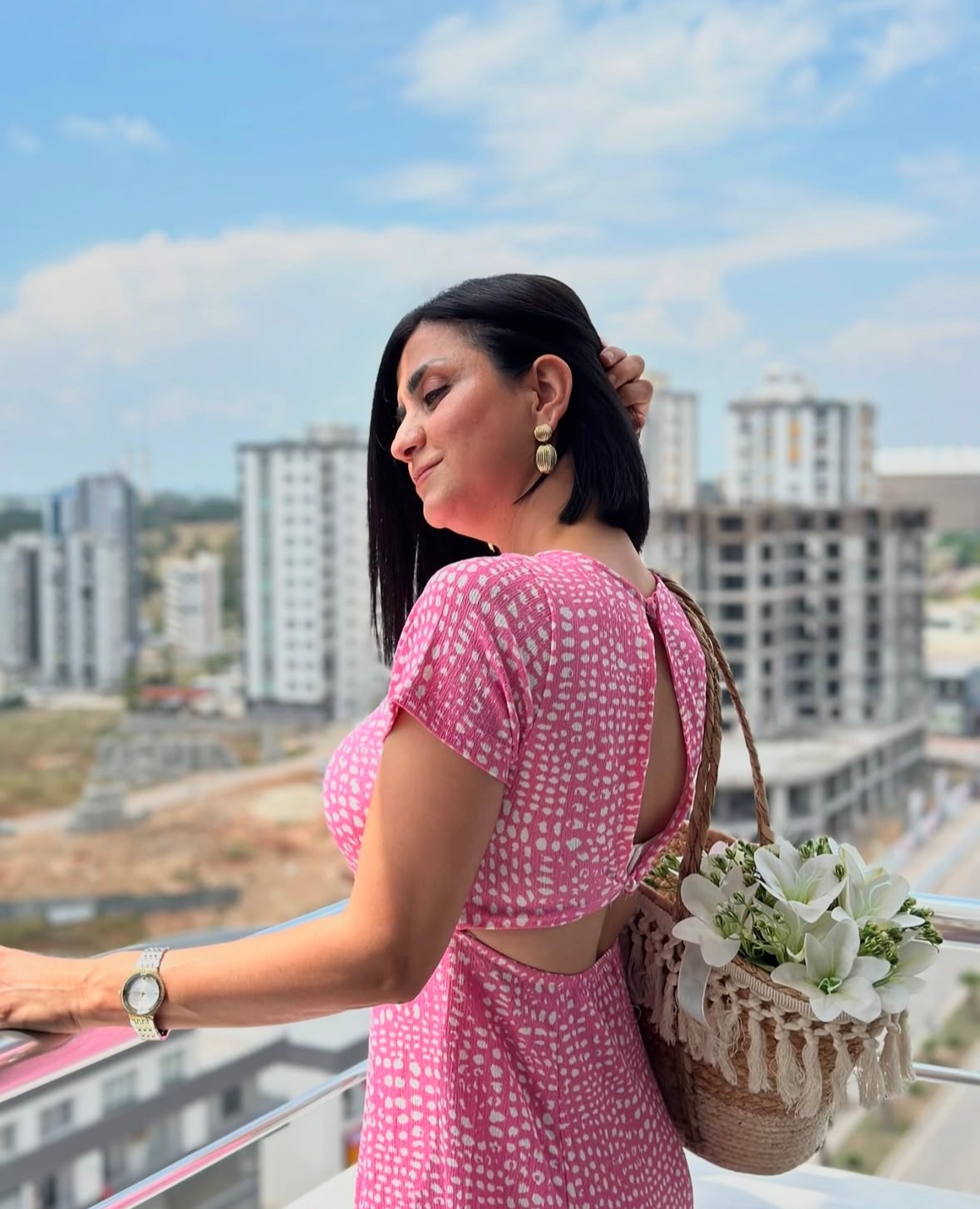 SIRTI DEKOLTELİ GOFRE ELBİSE