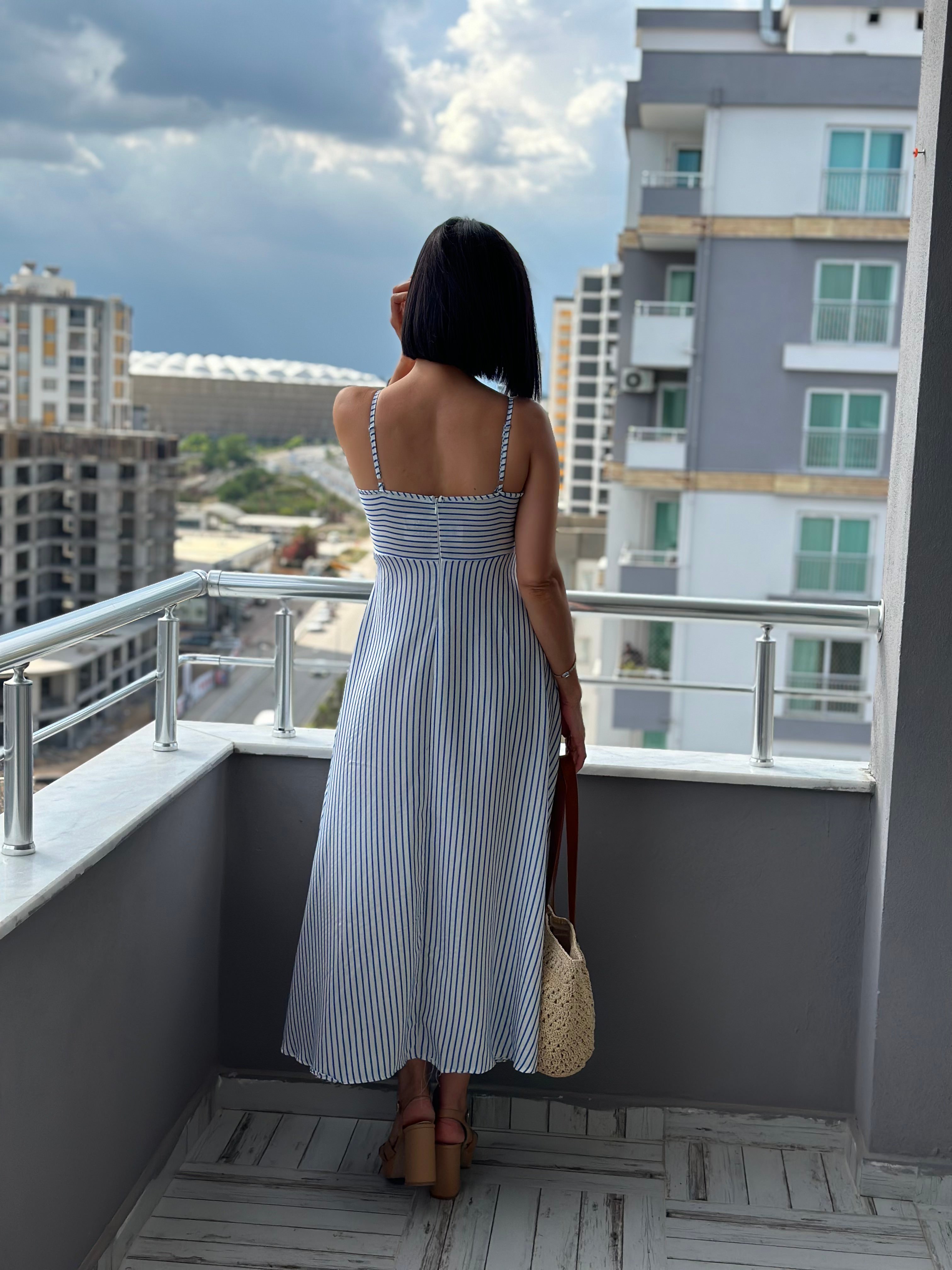 ASKILI ÇİZGİLİ ELBİSE