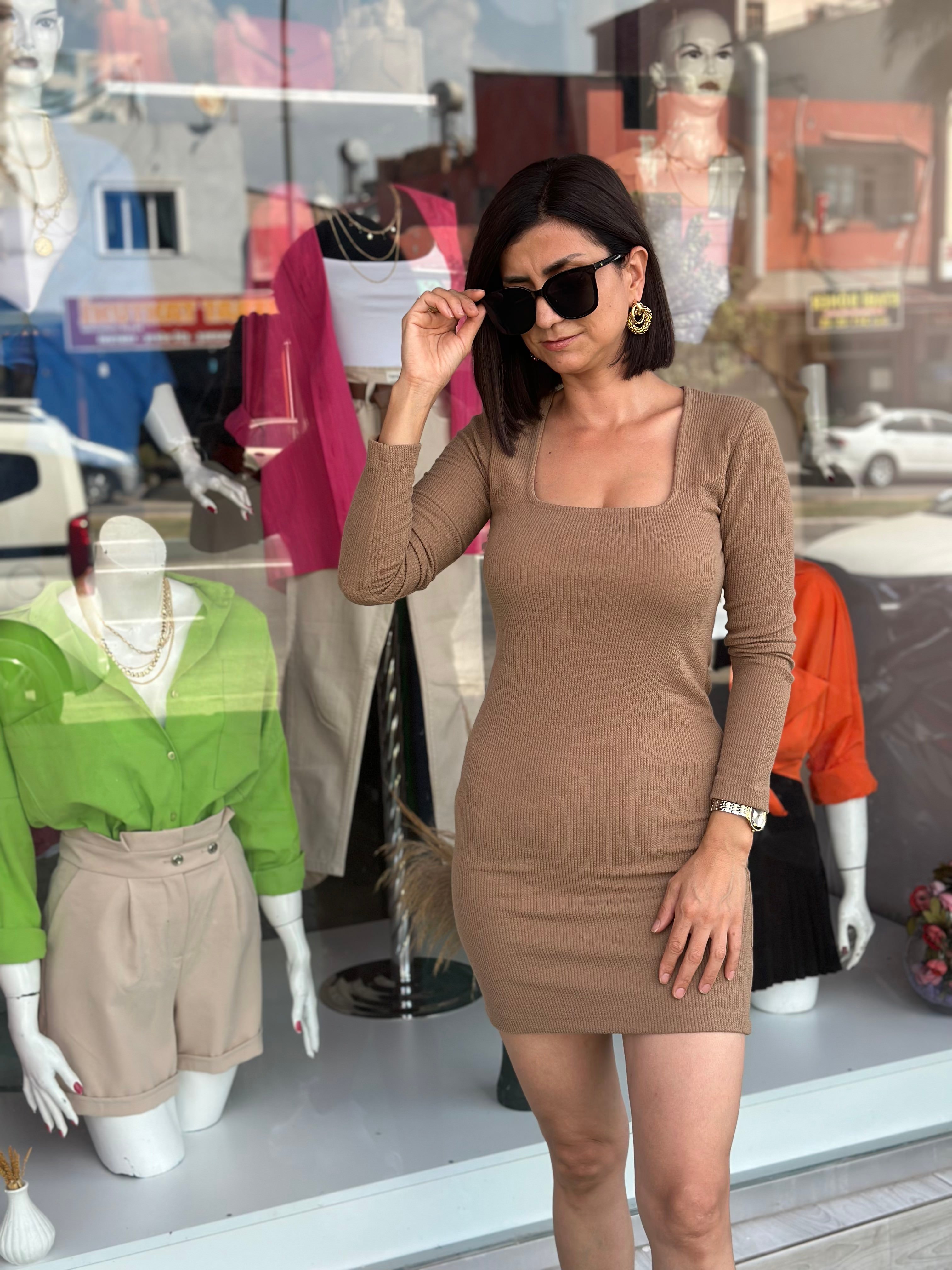 BURGU KUMAŞ SANDIKYAKA ELBİSE