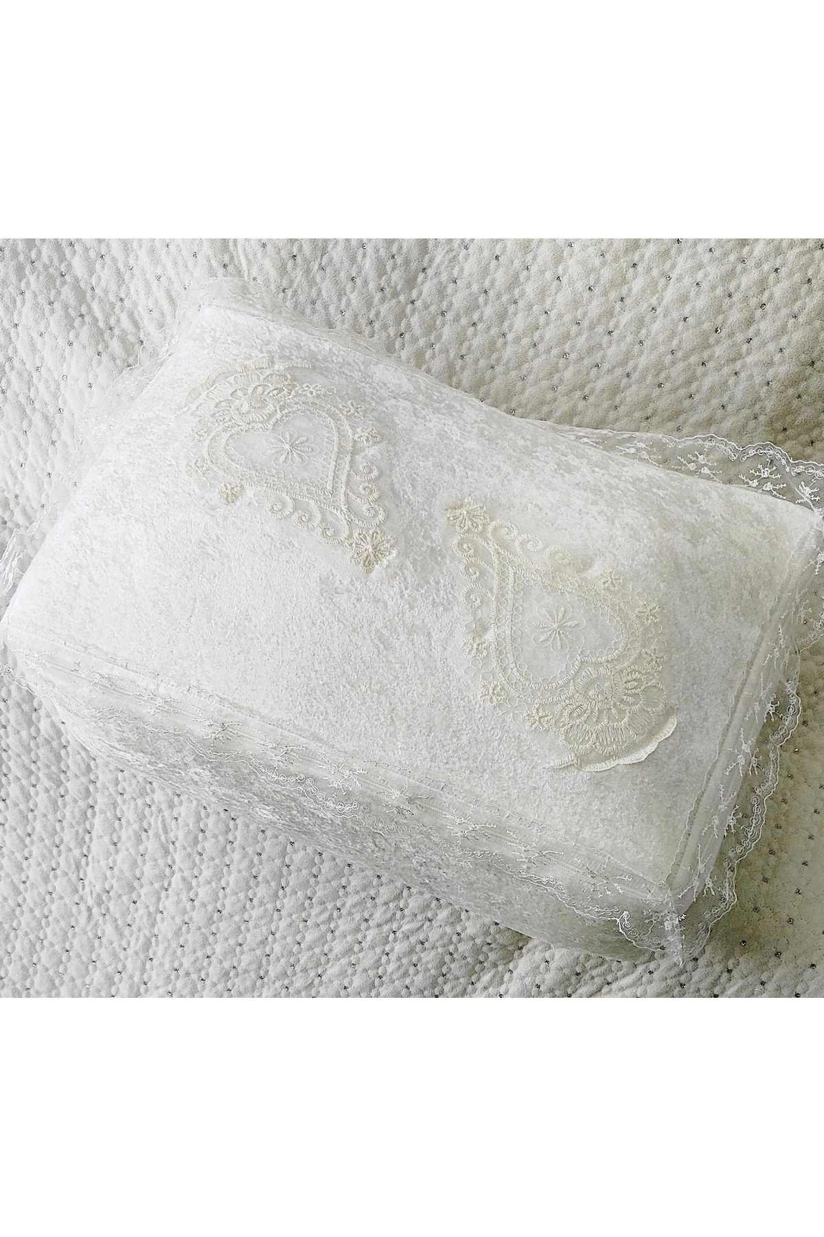 Hurç Gelin Bohçası Nişan Bohça Çeyizlik Kadife Gold Işlemeli Beyaz Nişan Boy Sultan