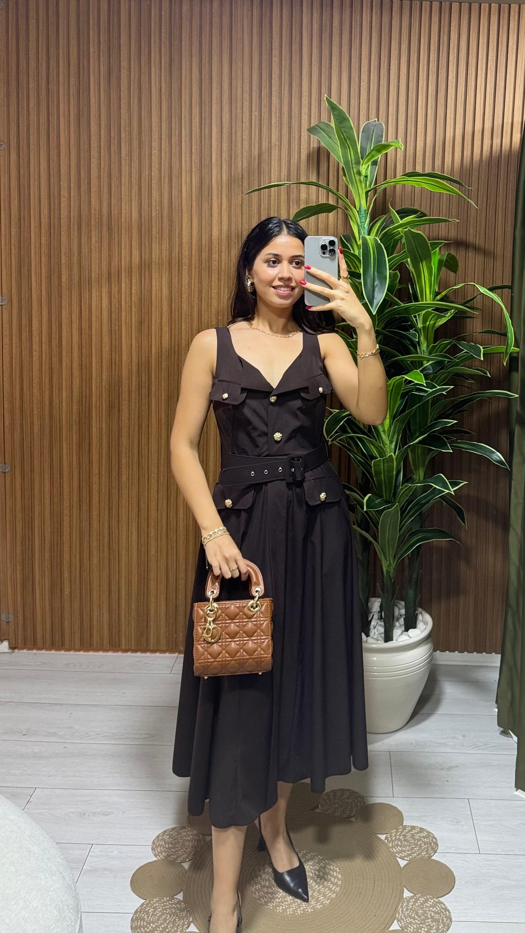 KAHVE GOLD DÜĞME KEMER DETAYLI MİDİ ELBİSE