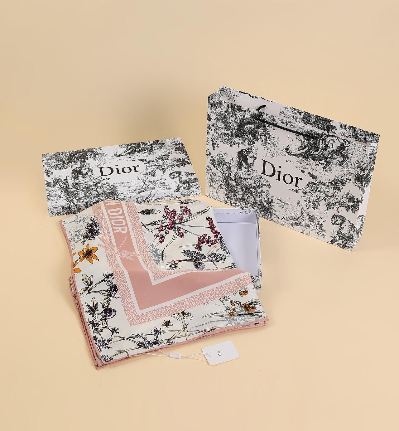 CD Bahar Esintisi Twill İpek Eşarp Somon Rengi