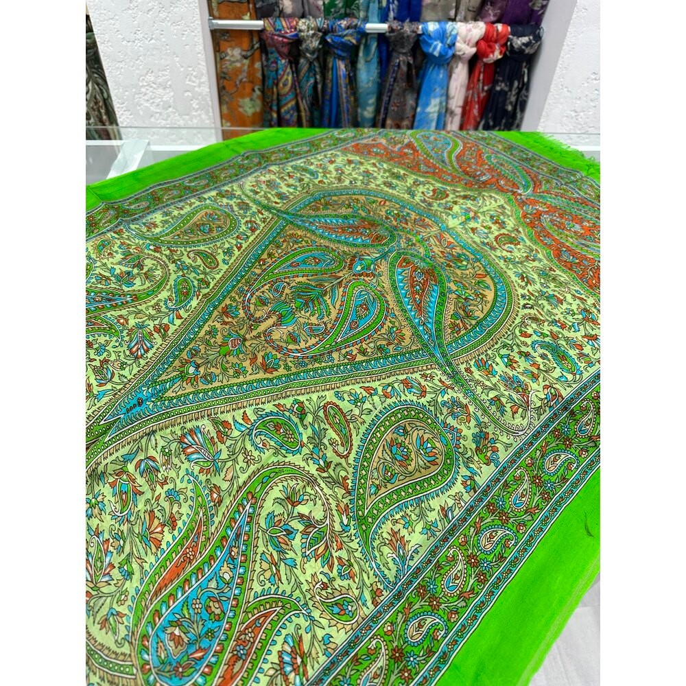 Hint ipeği şal