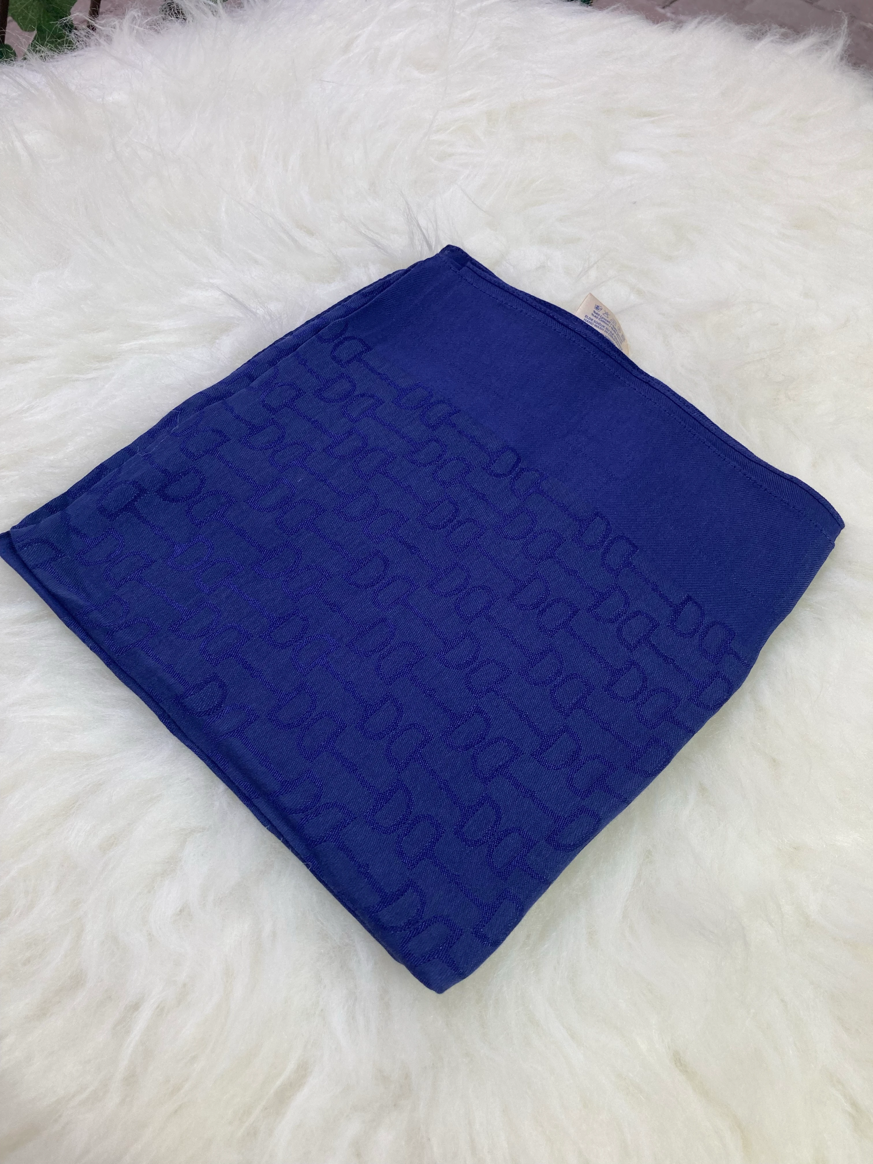 Kelepçe Naia Pamuk Eşarp Parliament