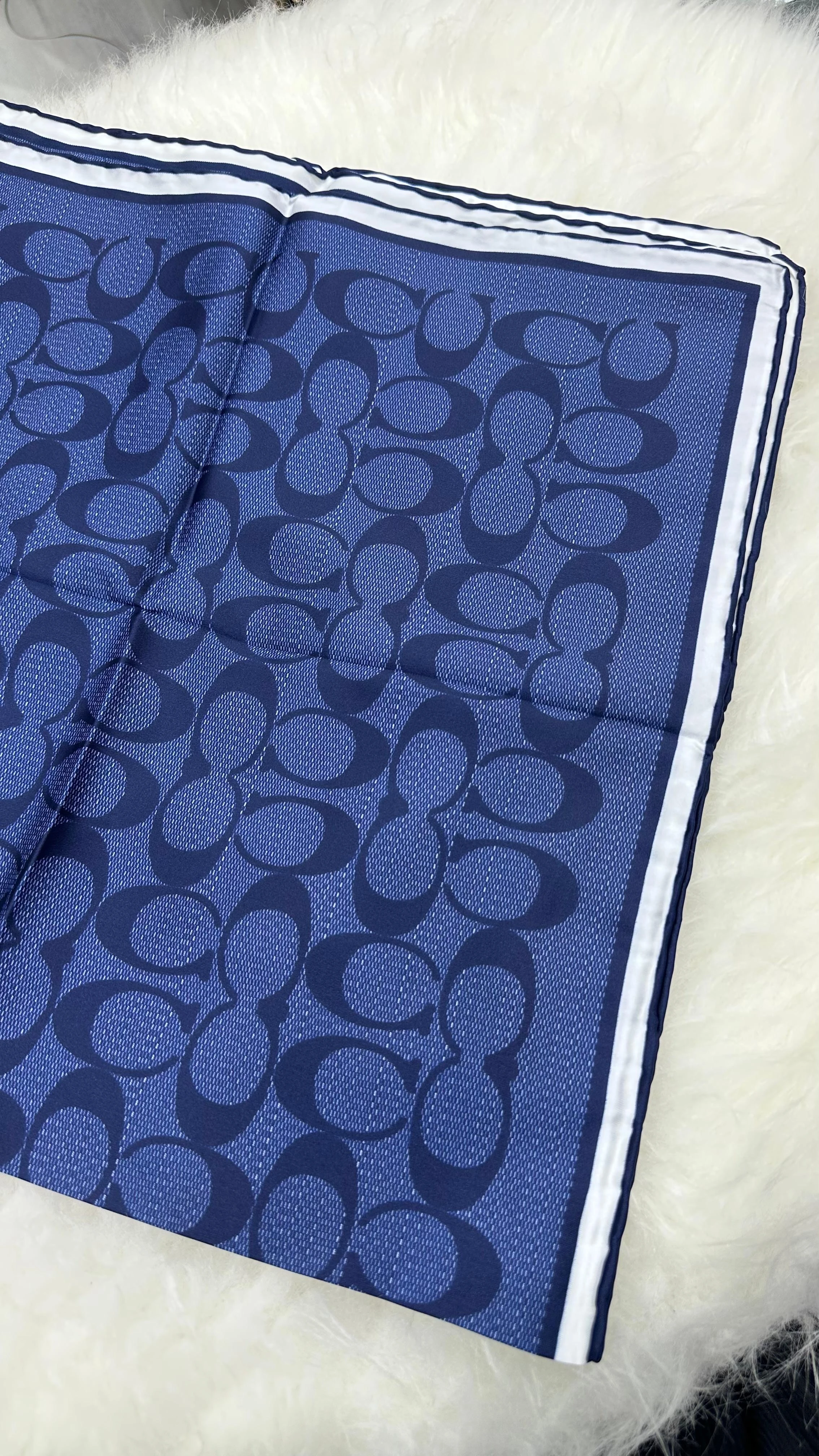 C Desen İthal Twill İpek Eşarp