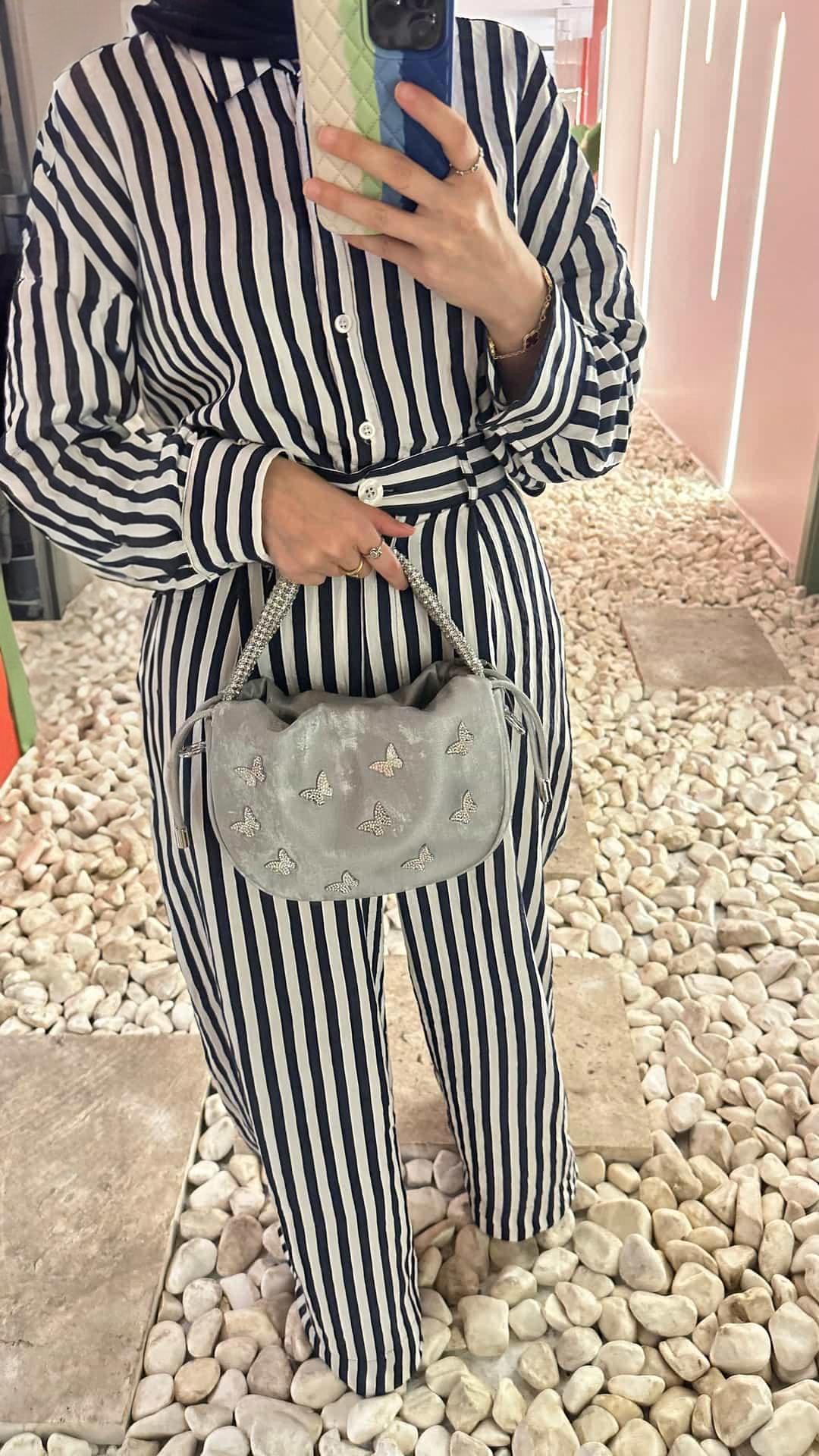 Kelebek Detaylı Taşlı Süet Çanta Gümüş 