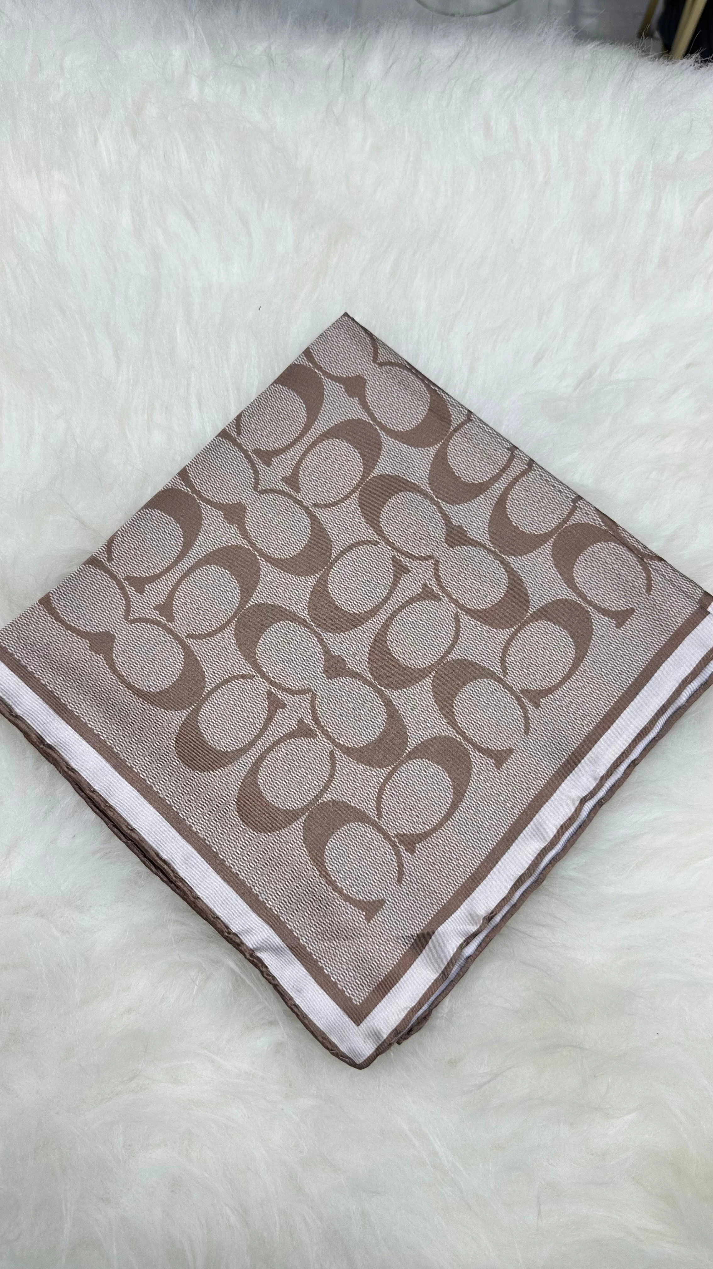 C Desen İthal Twill İpek Eşarp