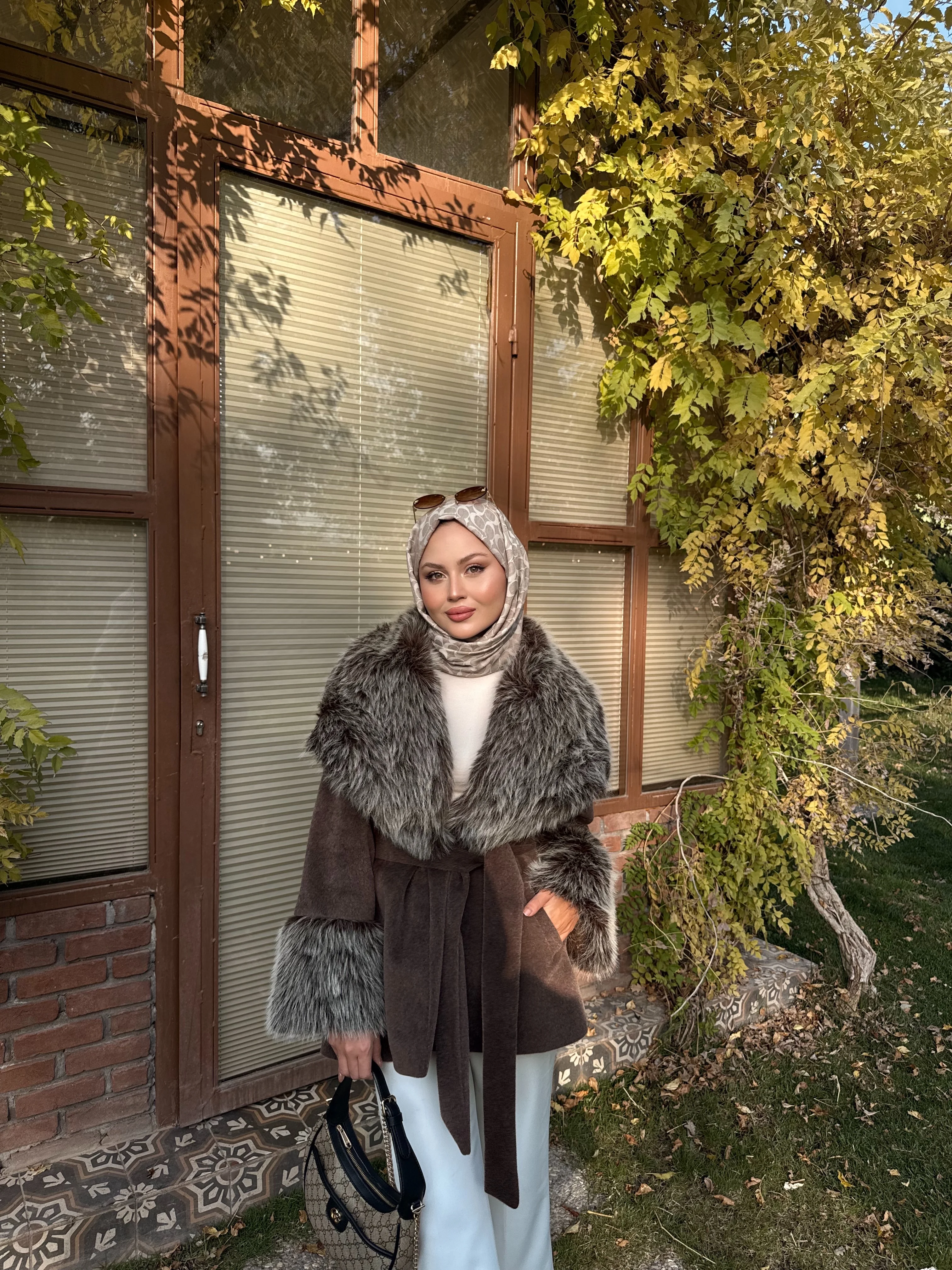 C Desen Yün İpek Şal Bej