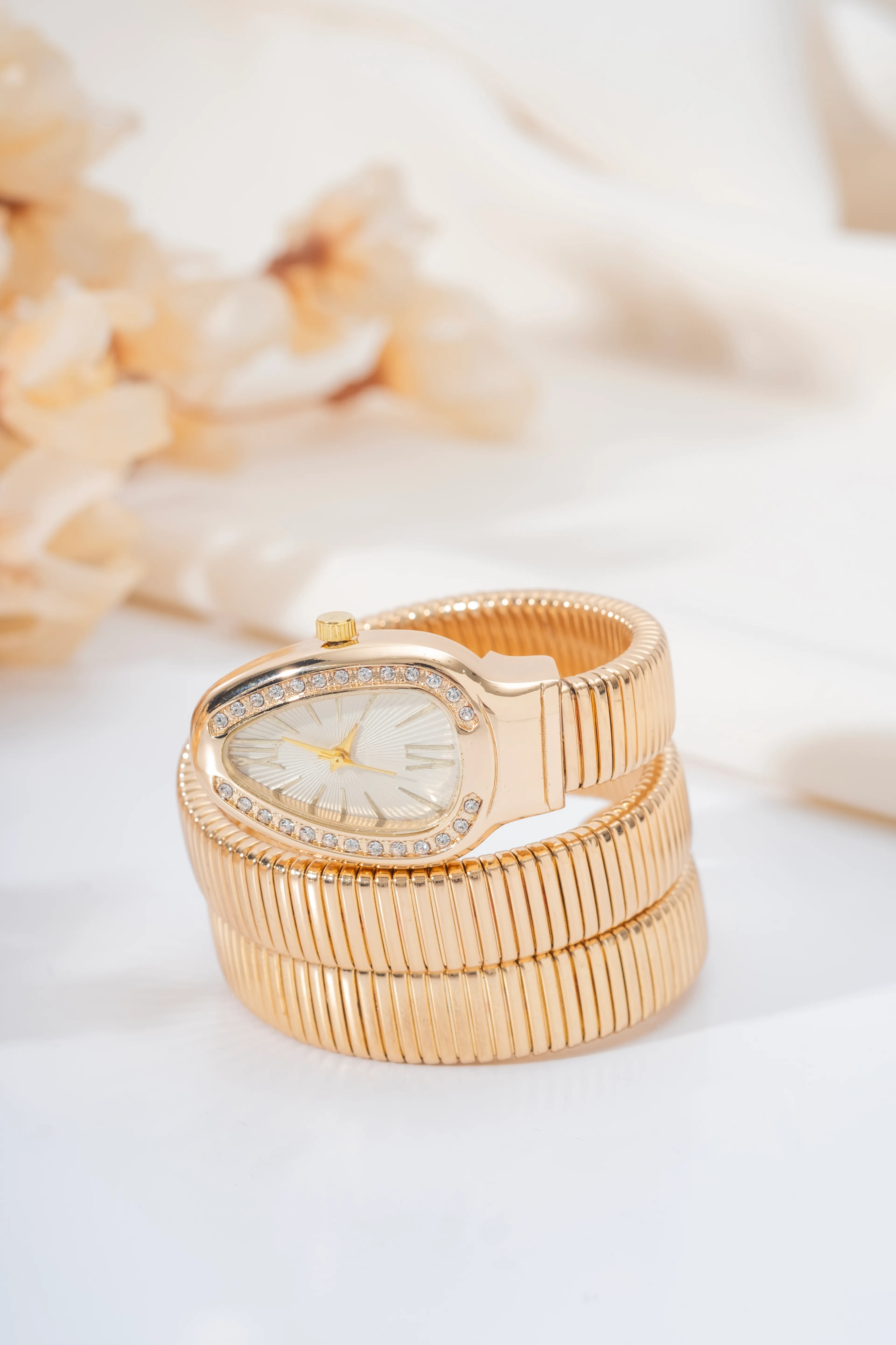 Gold Taşlı Yılan Saat