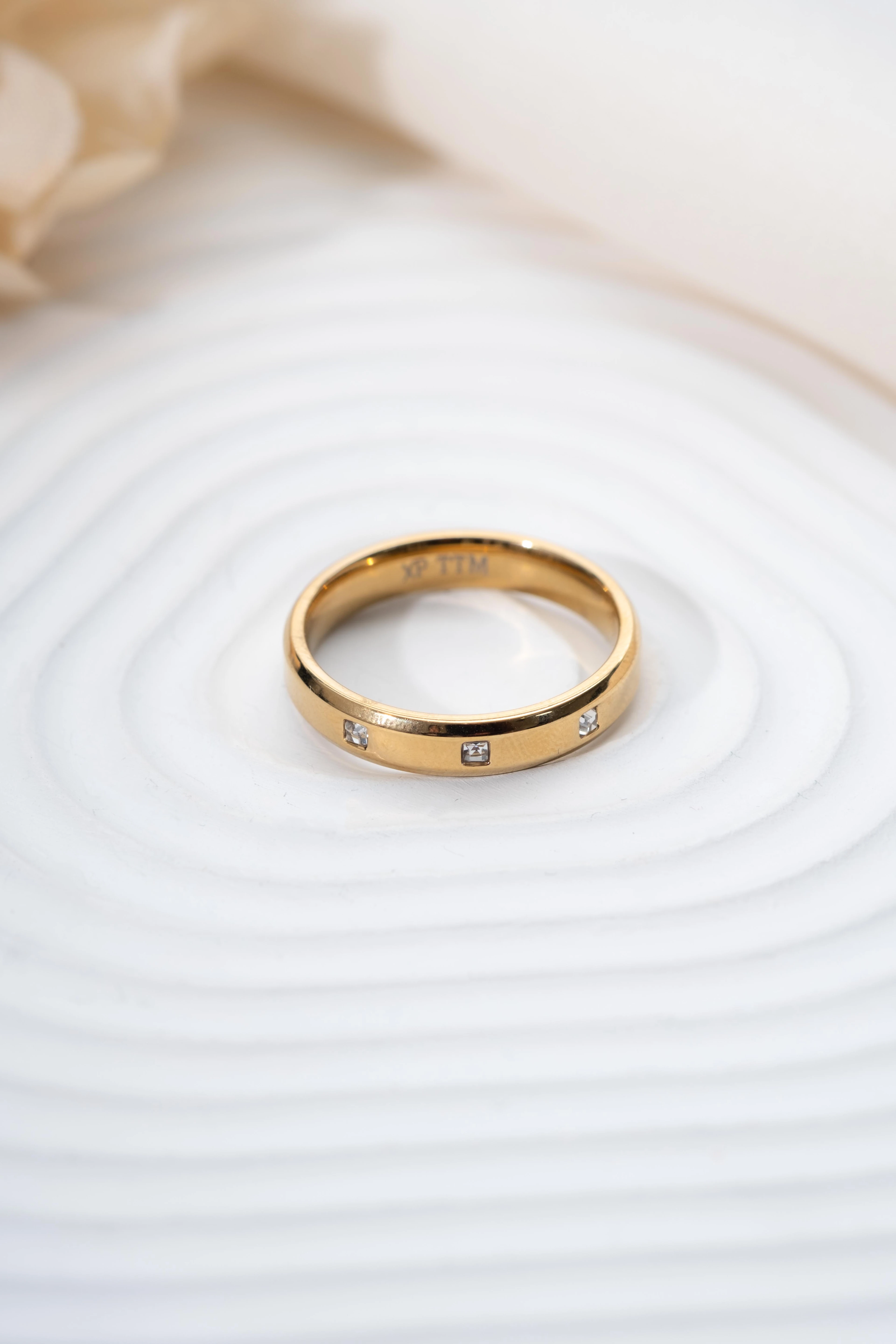 Xuping Mini Kare Taşlı Alyans