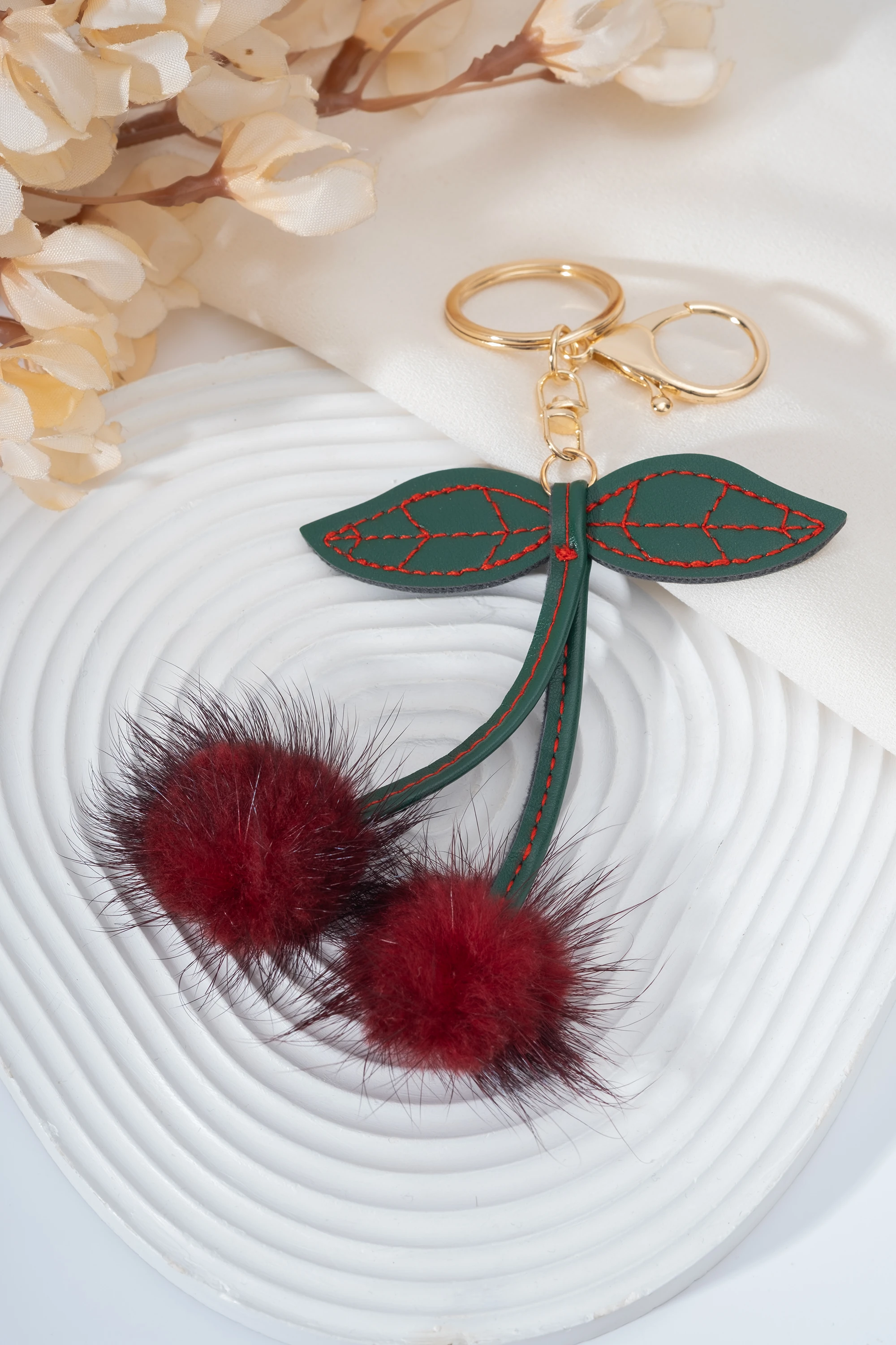 Tüylü Kiraz Çanta Charmı