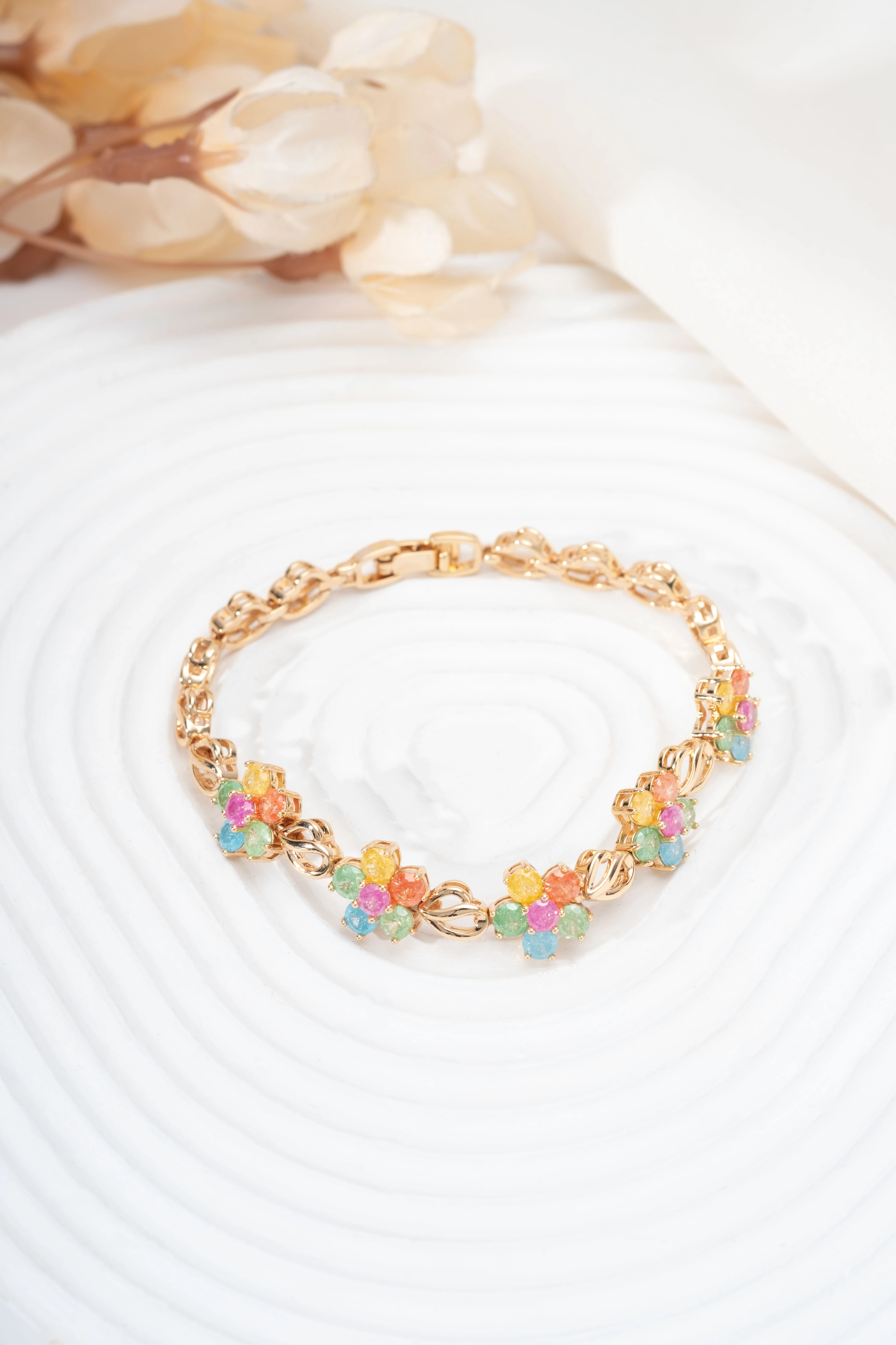 Gold Renkli Çiçekli Bileklik