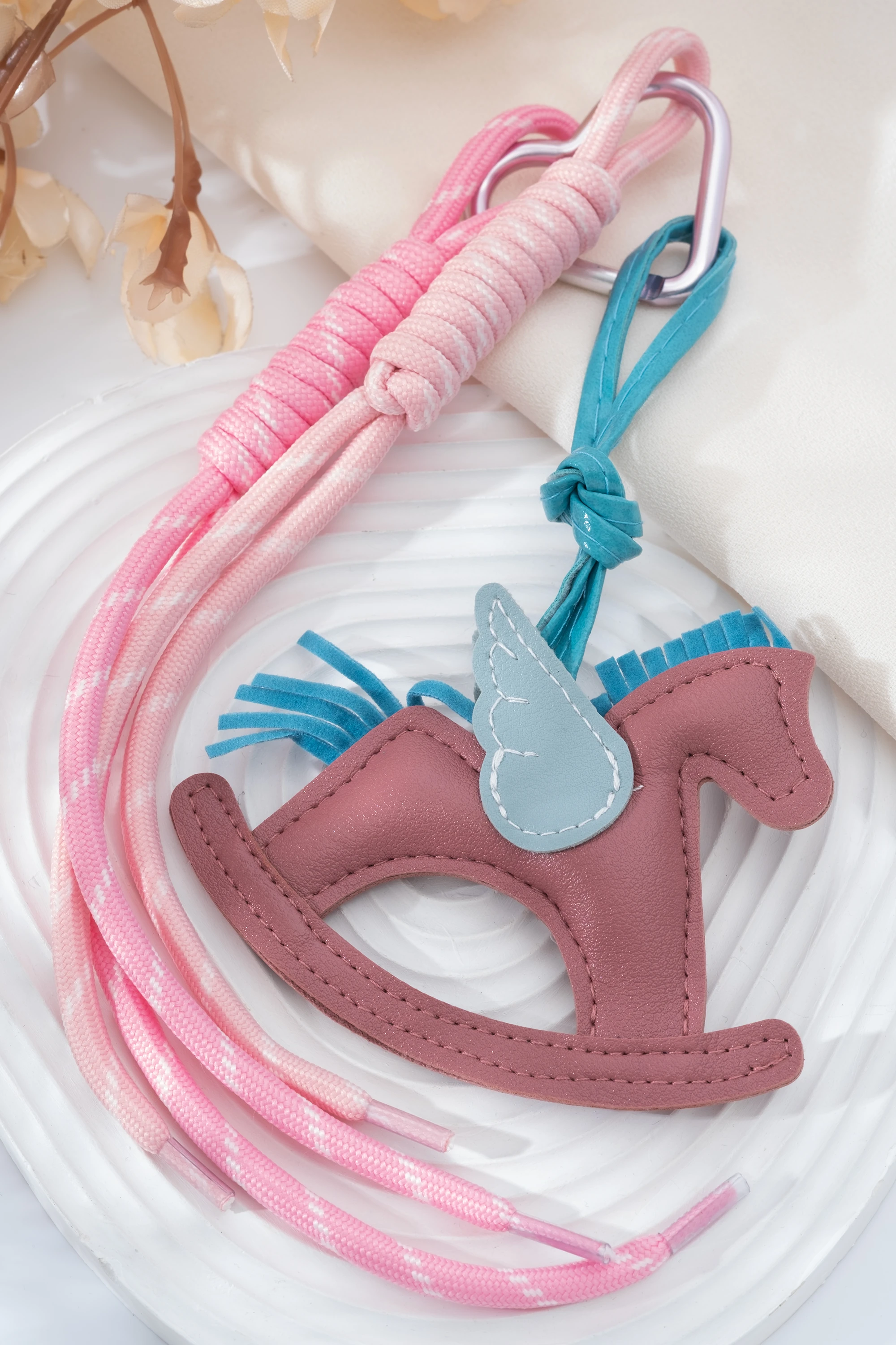 Kanatlı At Figürlü Çanta Charmı