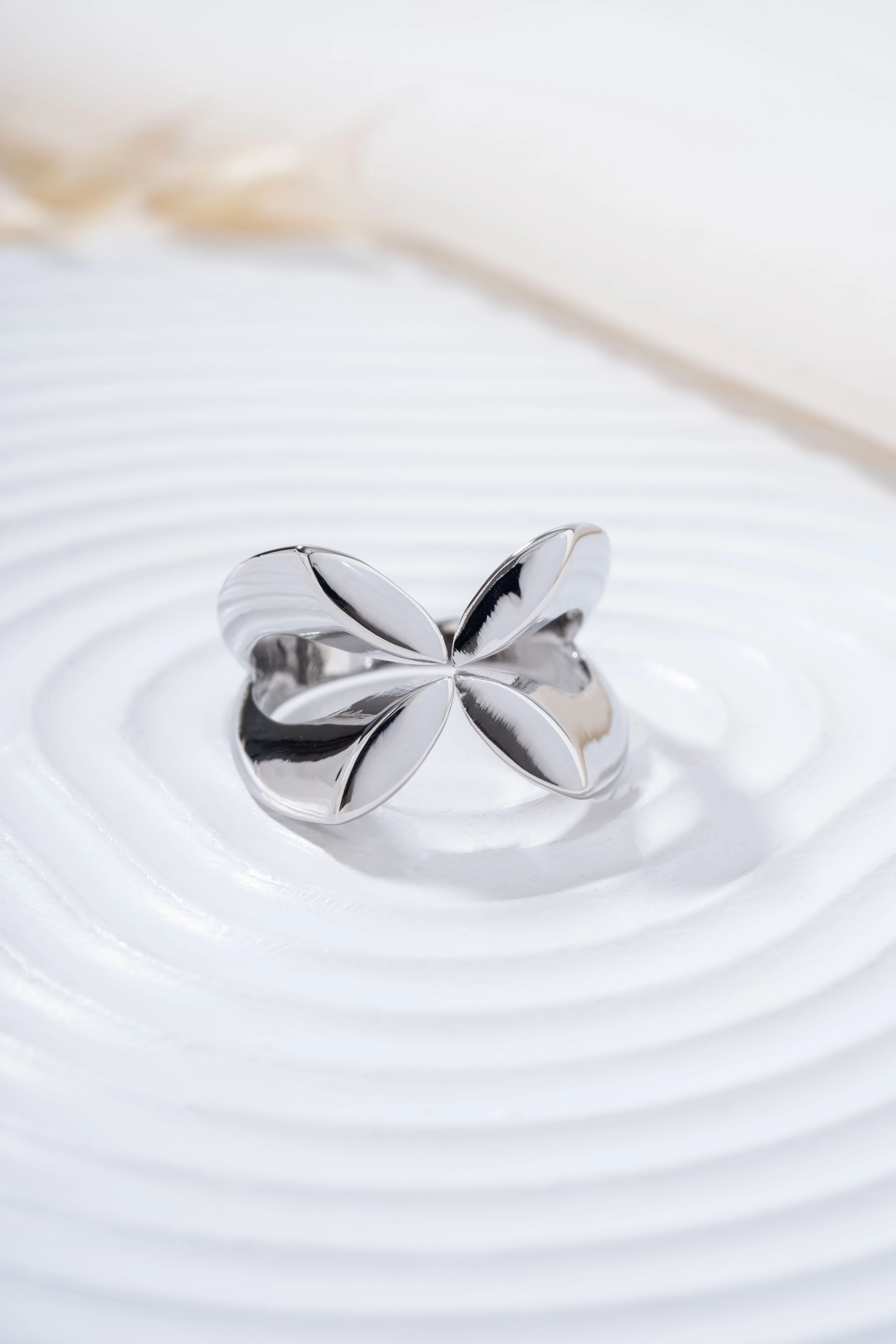 Silver 4 Yaprak Mega Yüzük