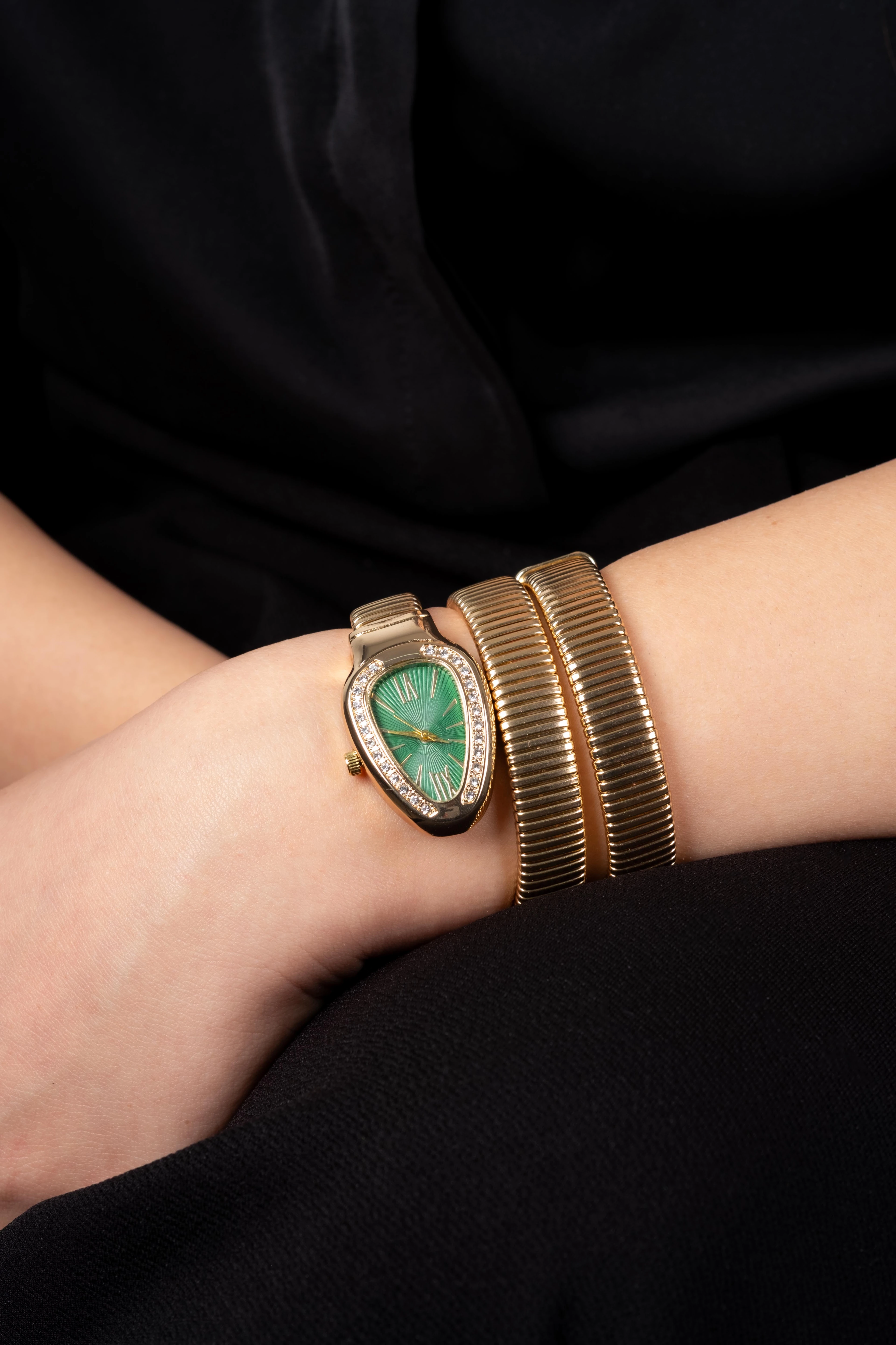 Gold Taşlı Yeşil Yılan Saat