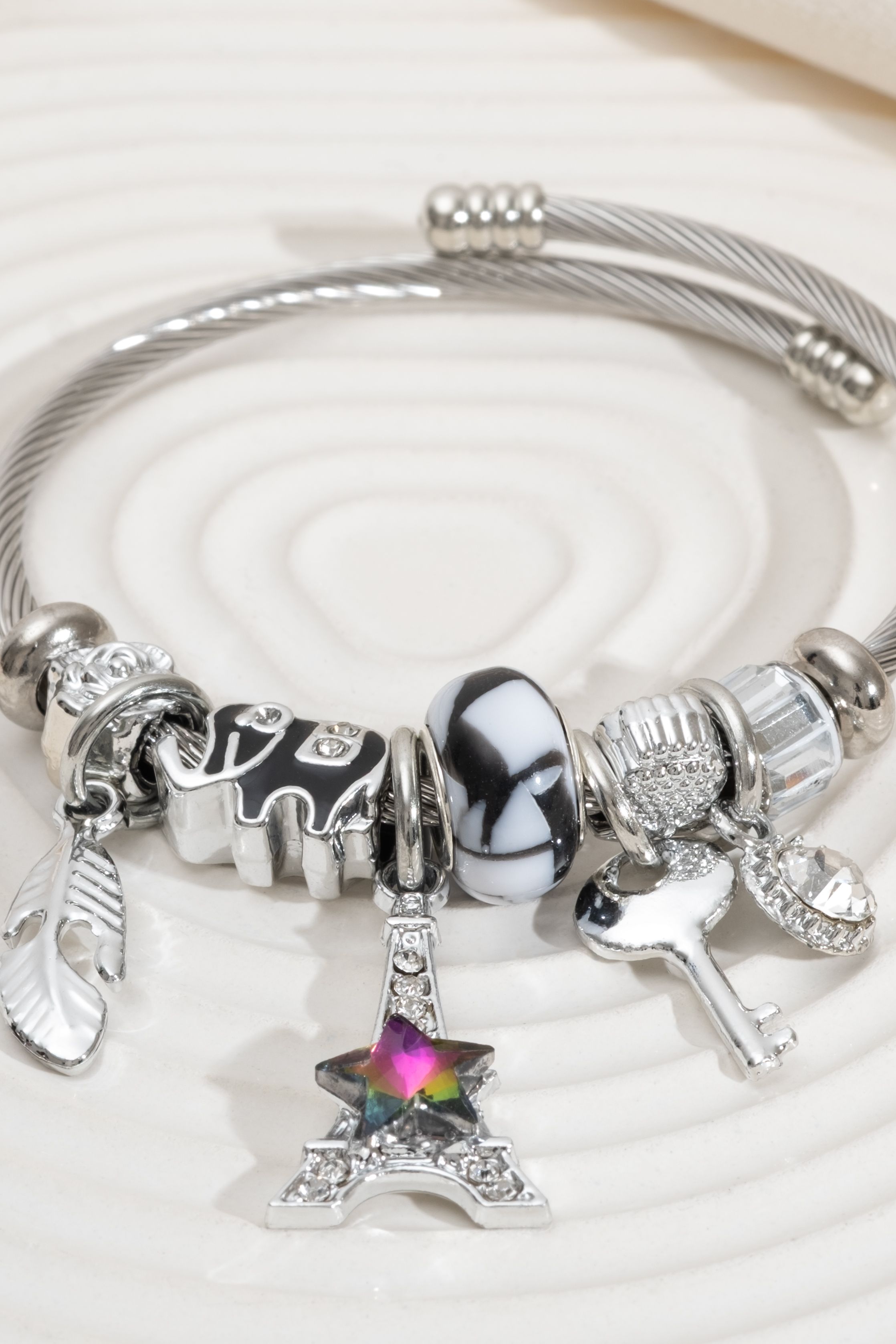 Charm Detaylı Eiffel Kuleli Pandora