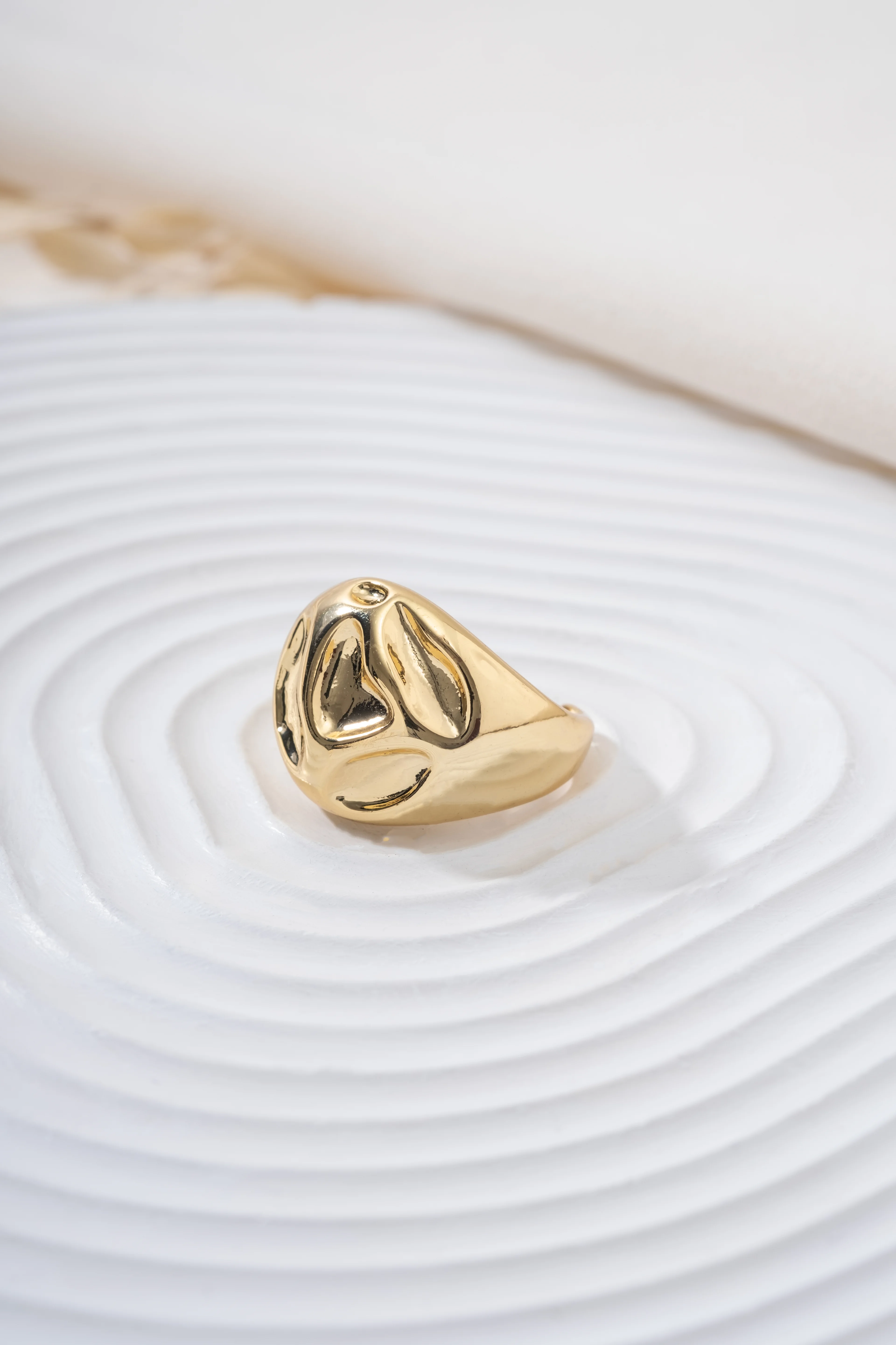 Gold İri Kalp Dalgalı Yüzük