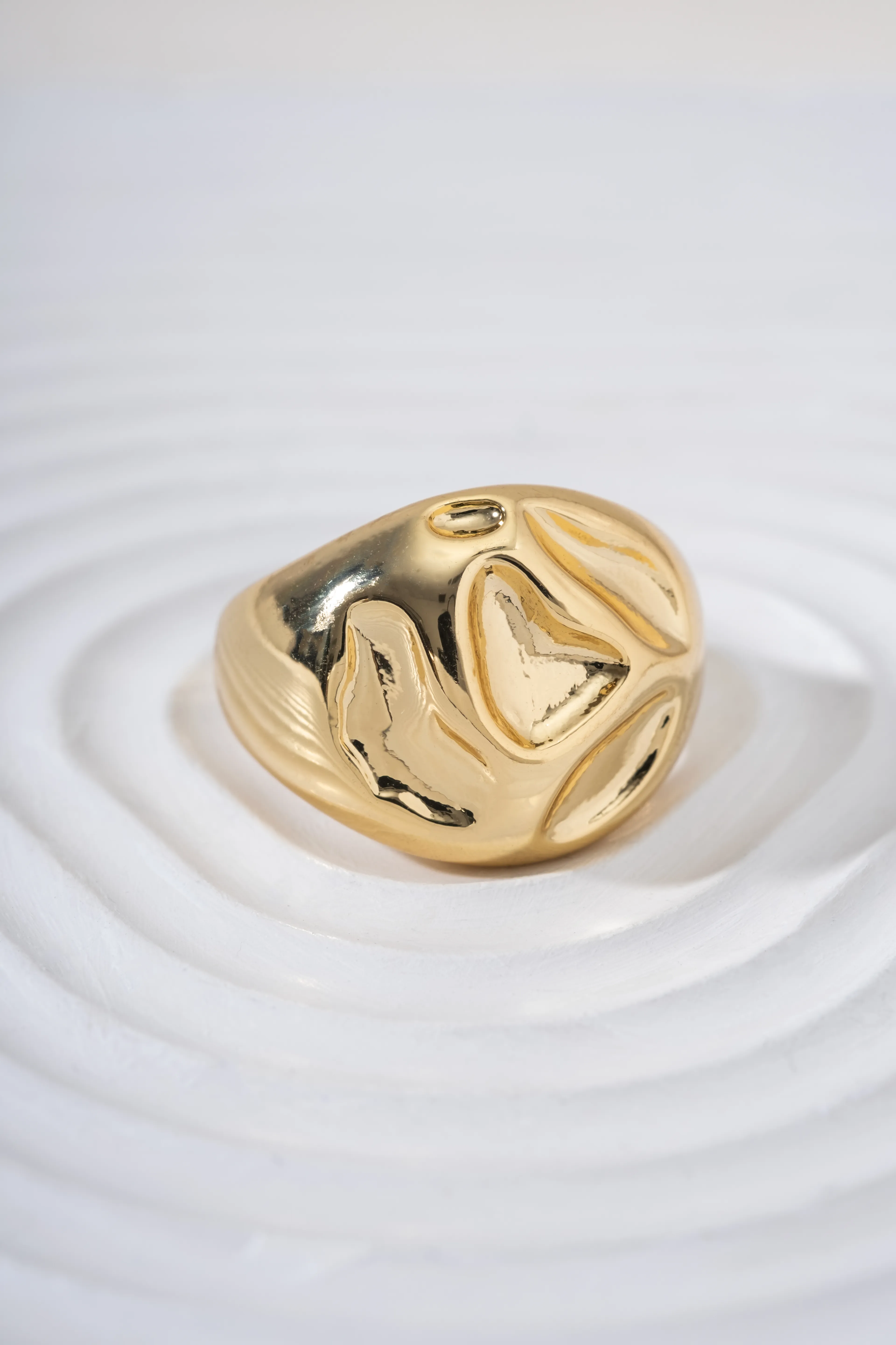 Gold İri Kalp Dalgalı Yüzük