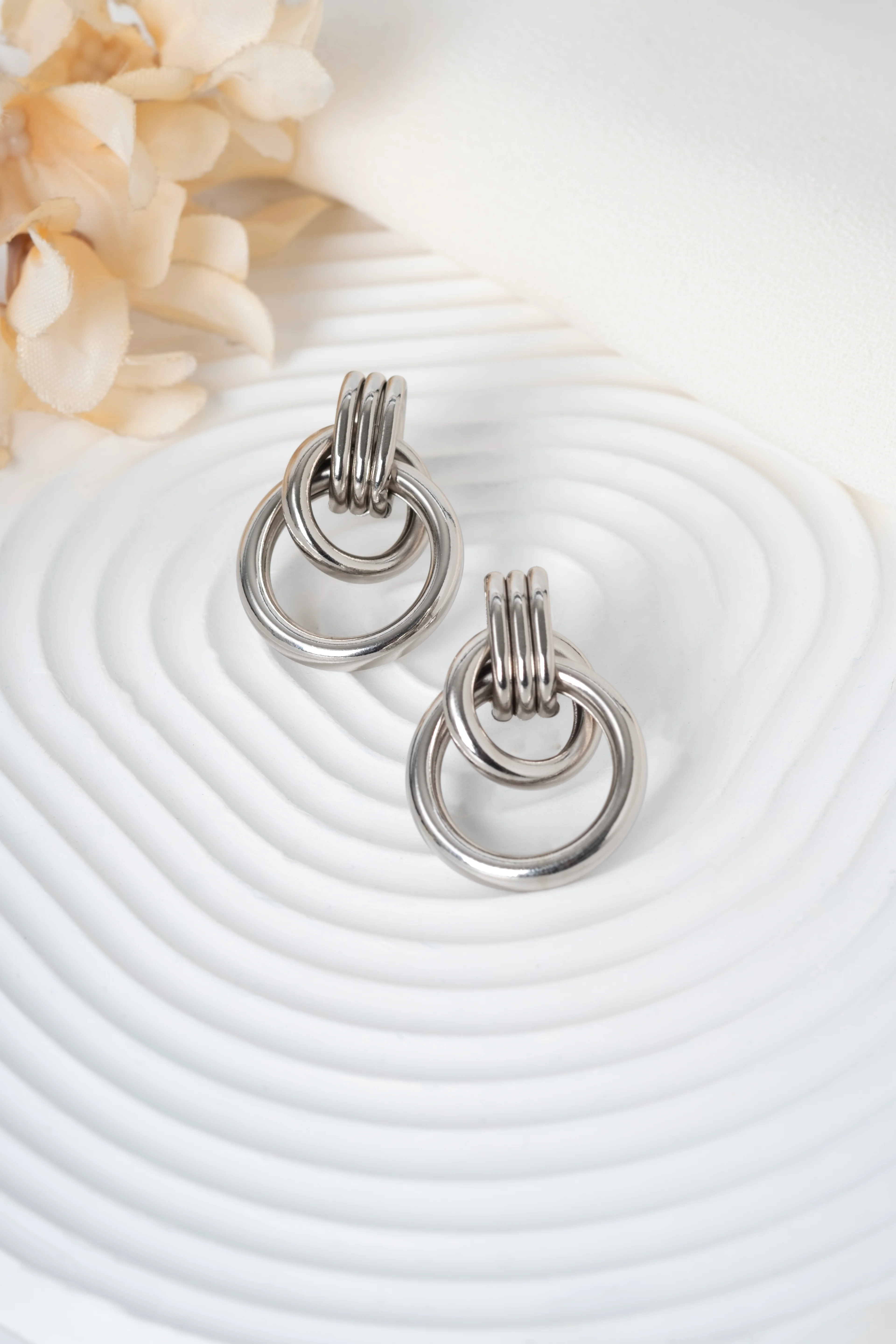 Xuping Silver İç İçe Bağlı Küpe