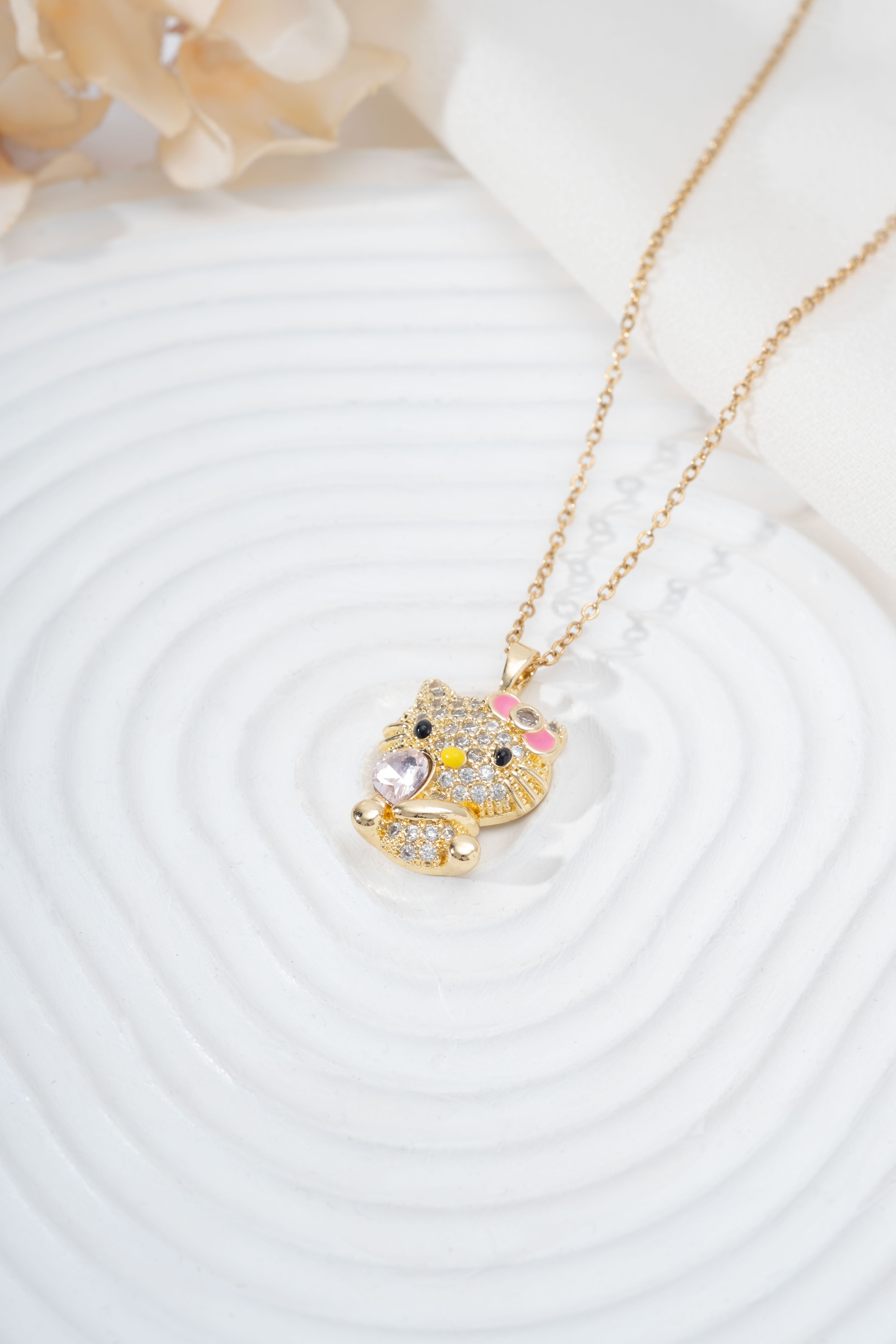 Çelik Gold Oturan Hello Kitty Kolye